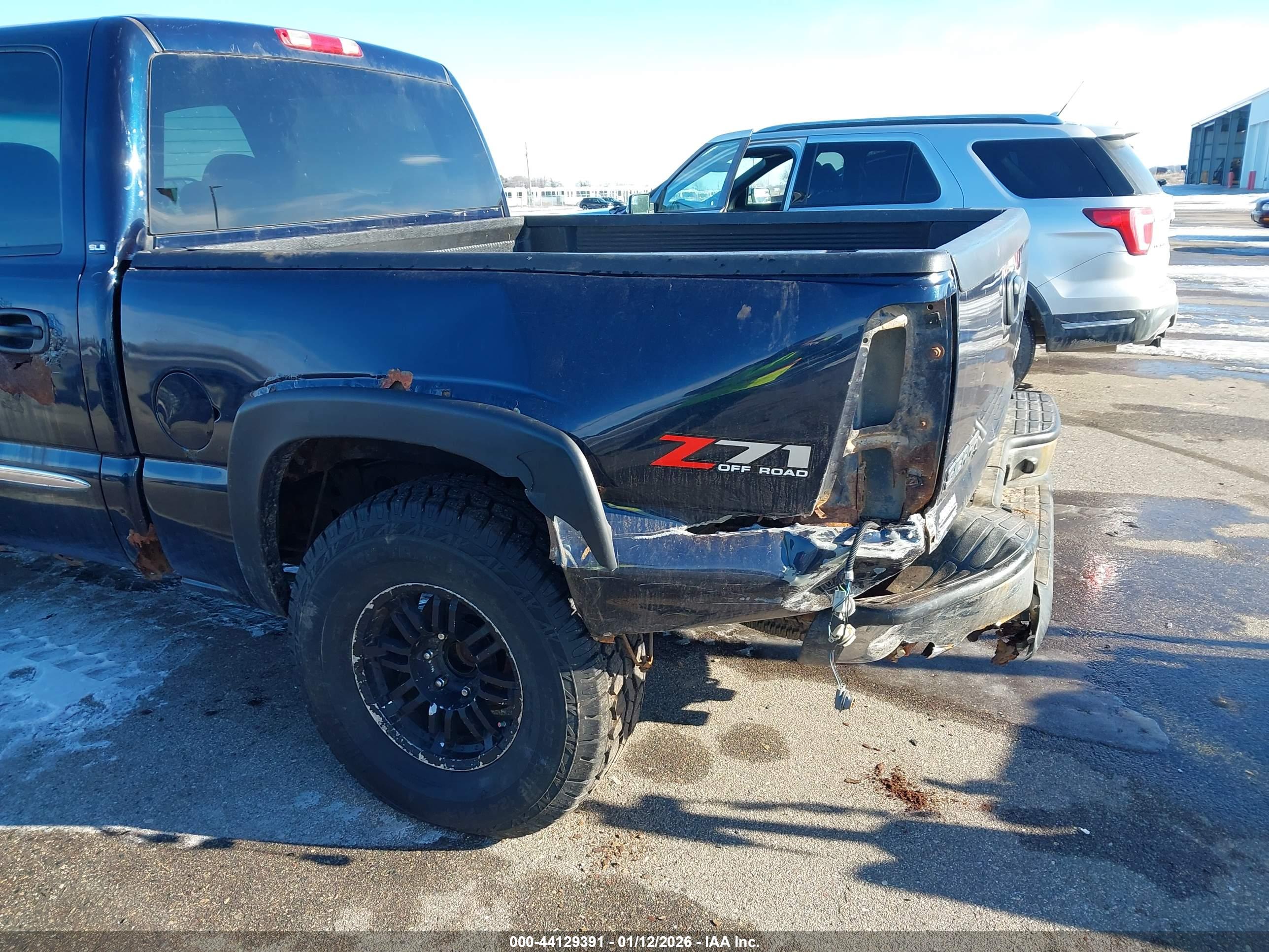 GMC SIERRA image 6