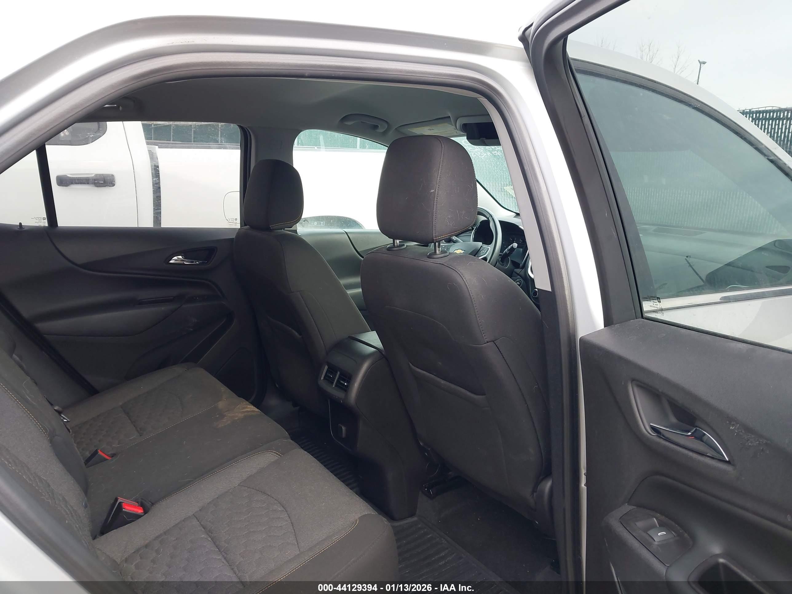 CHEVROLET EQUINOX image 8