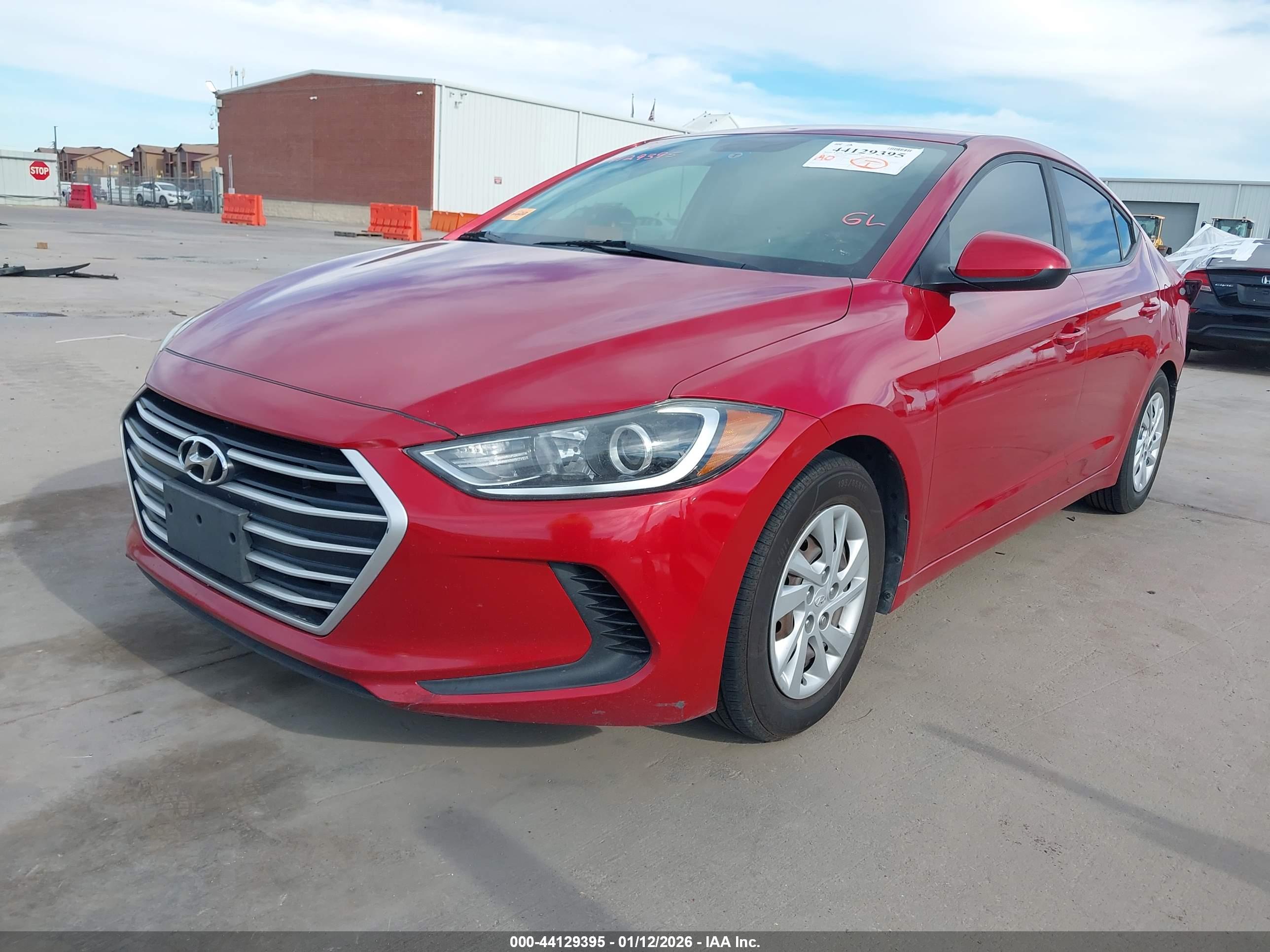 HYUNDAI ELANTRA image 2