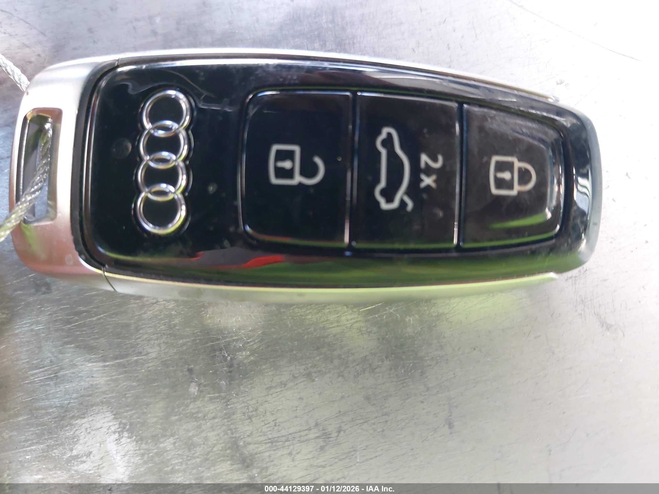 AUDI Q7 image 11