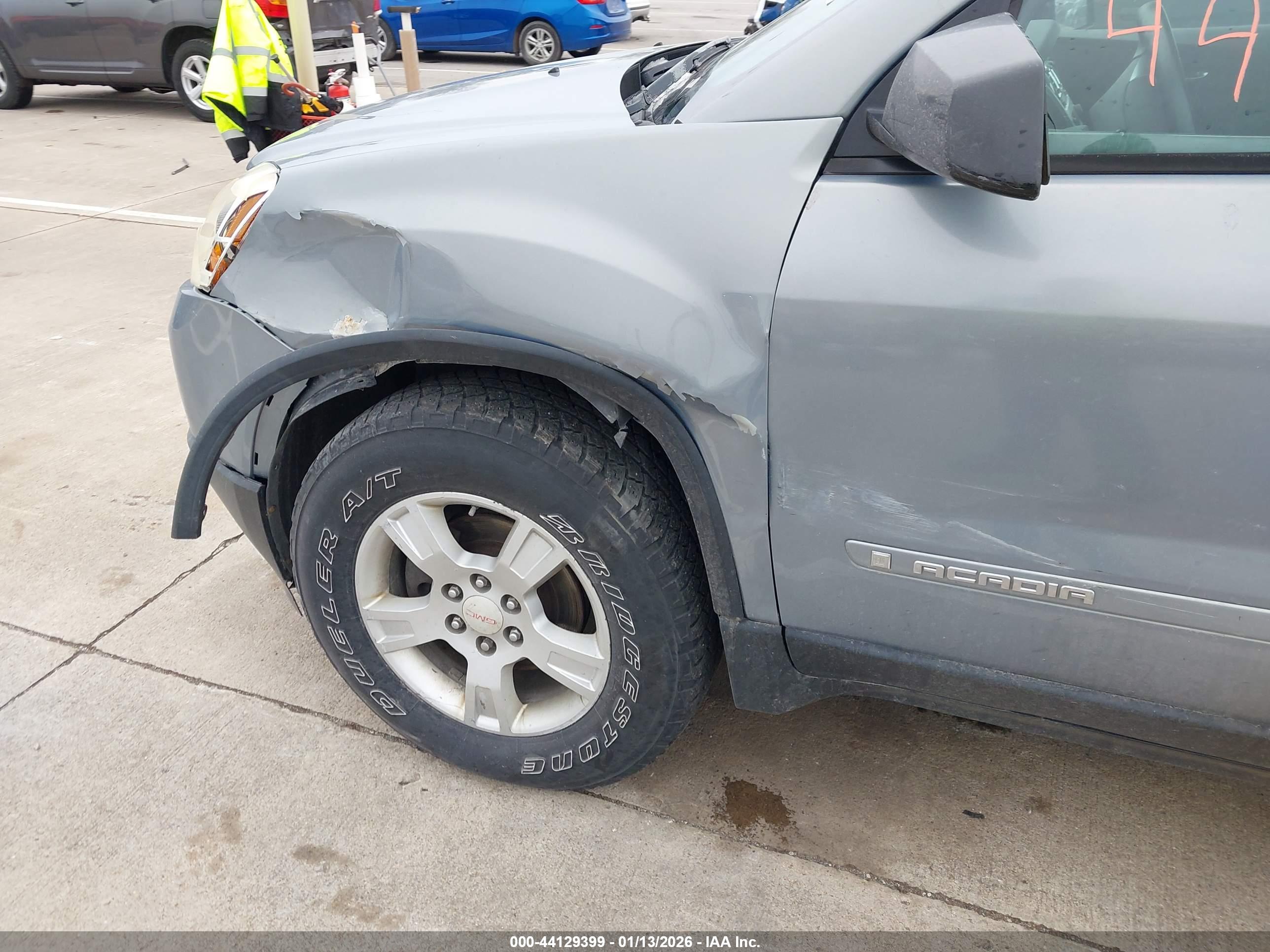 GMC ACADIA image 6