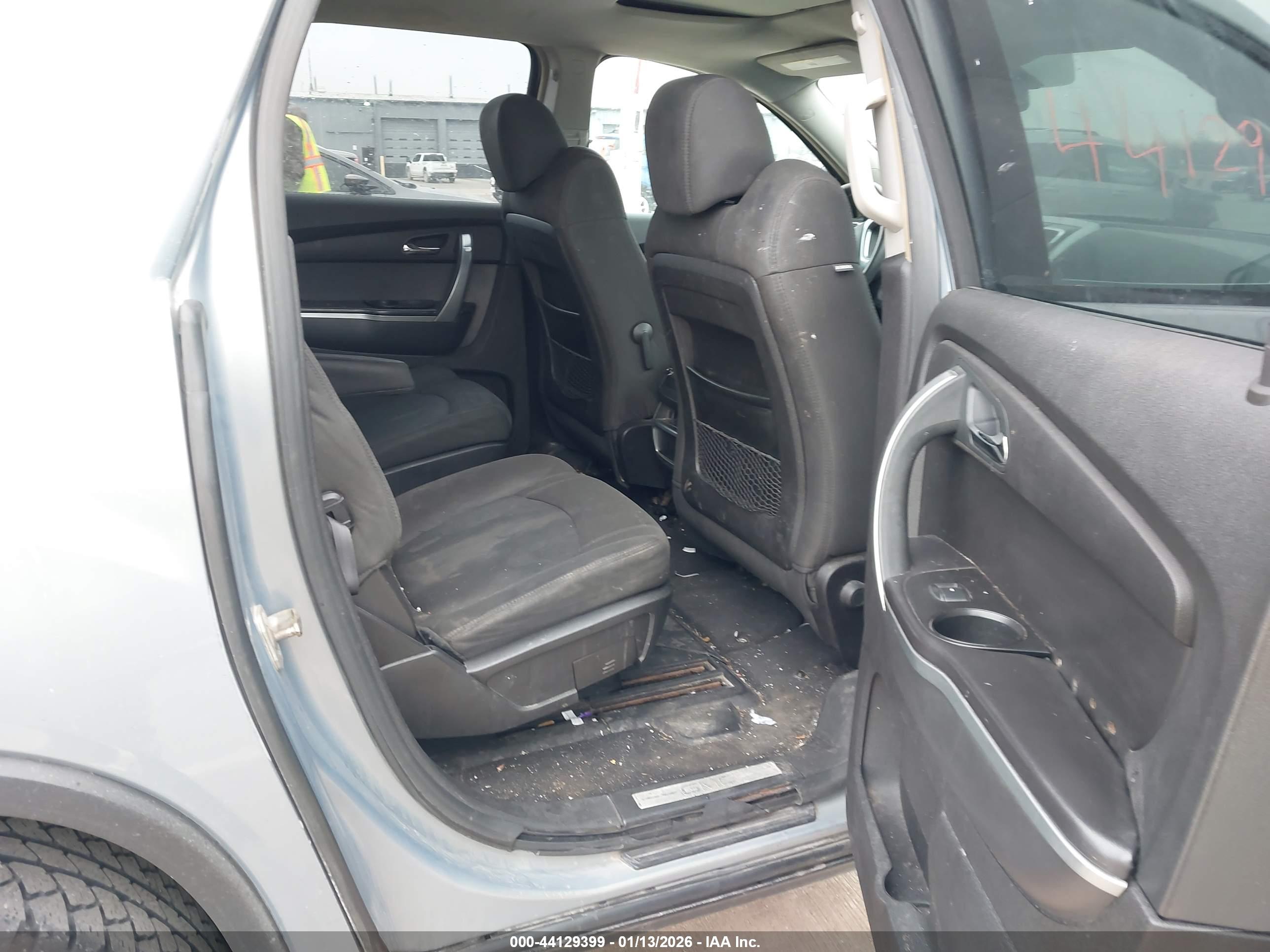 GMC ACADIA image 8