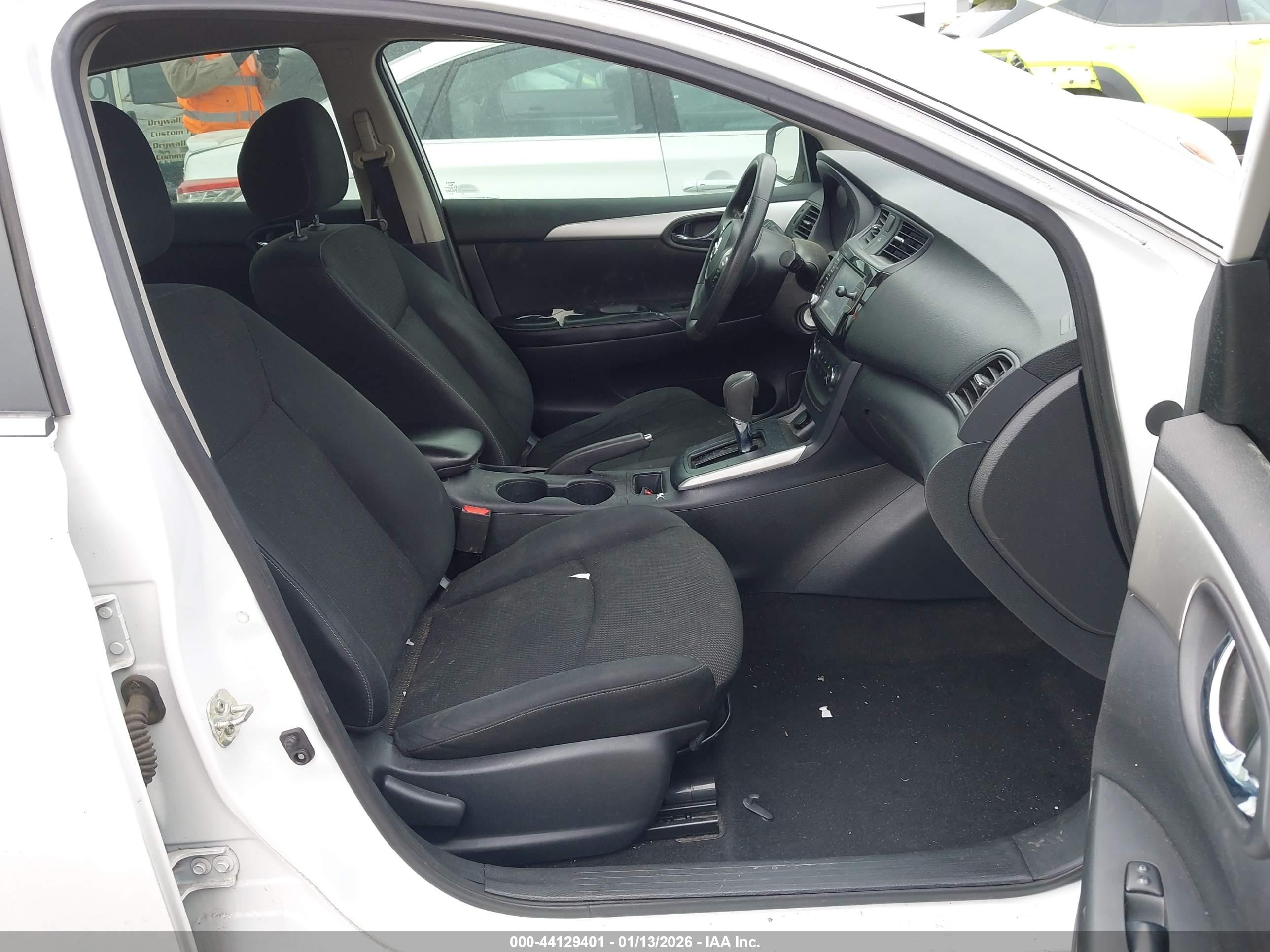 NISSAN SENTRA image 5
