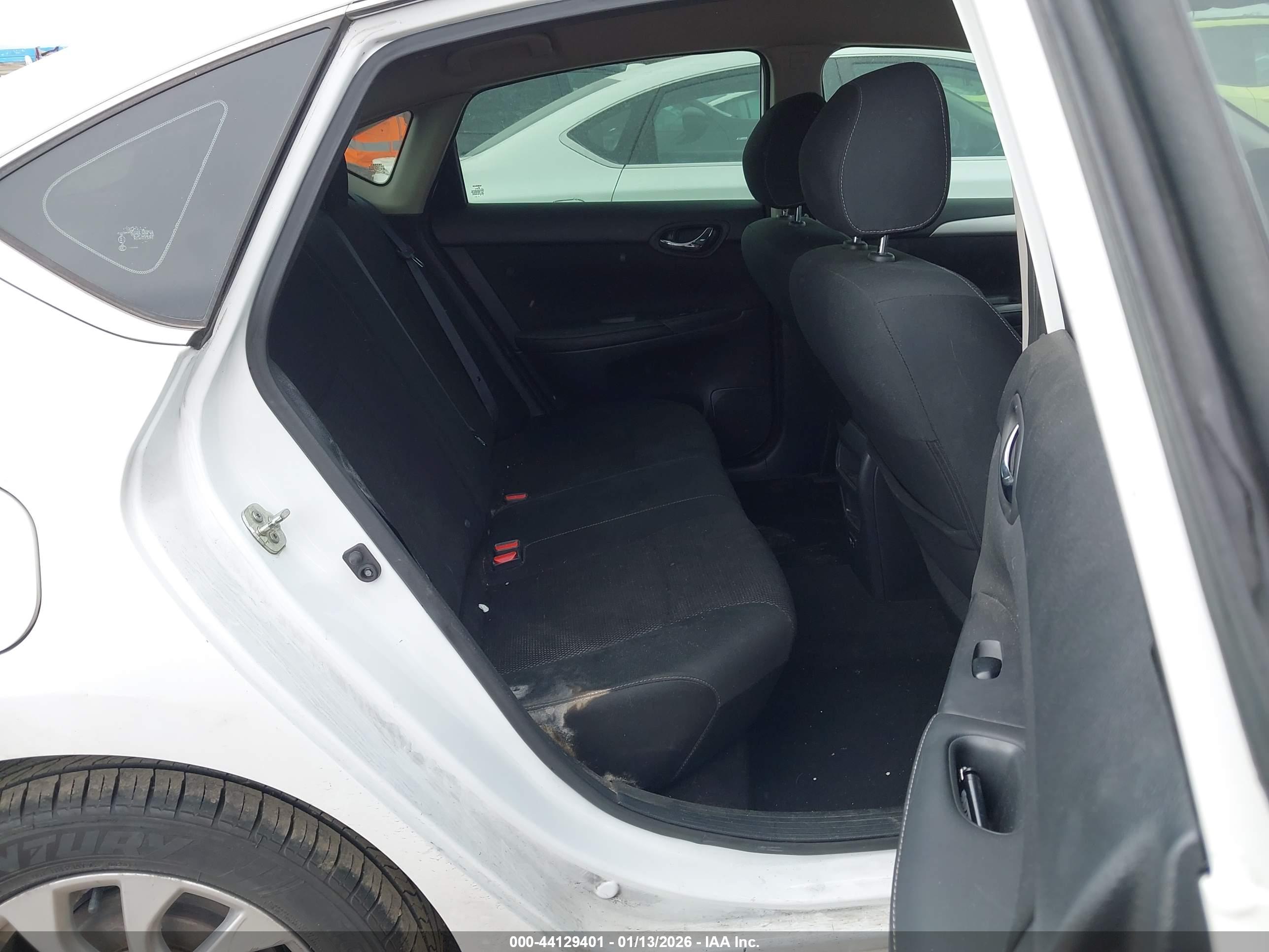 NISSAN SENTRA image 8