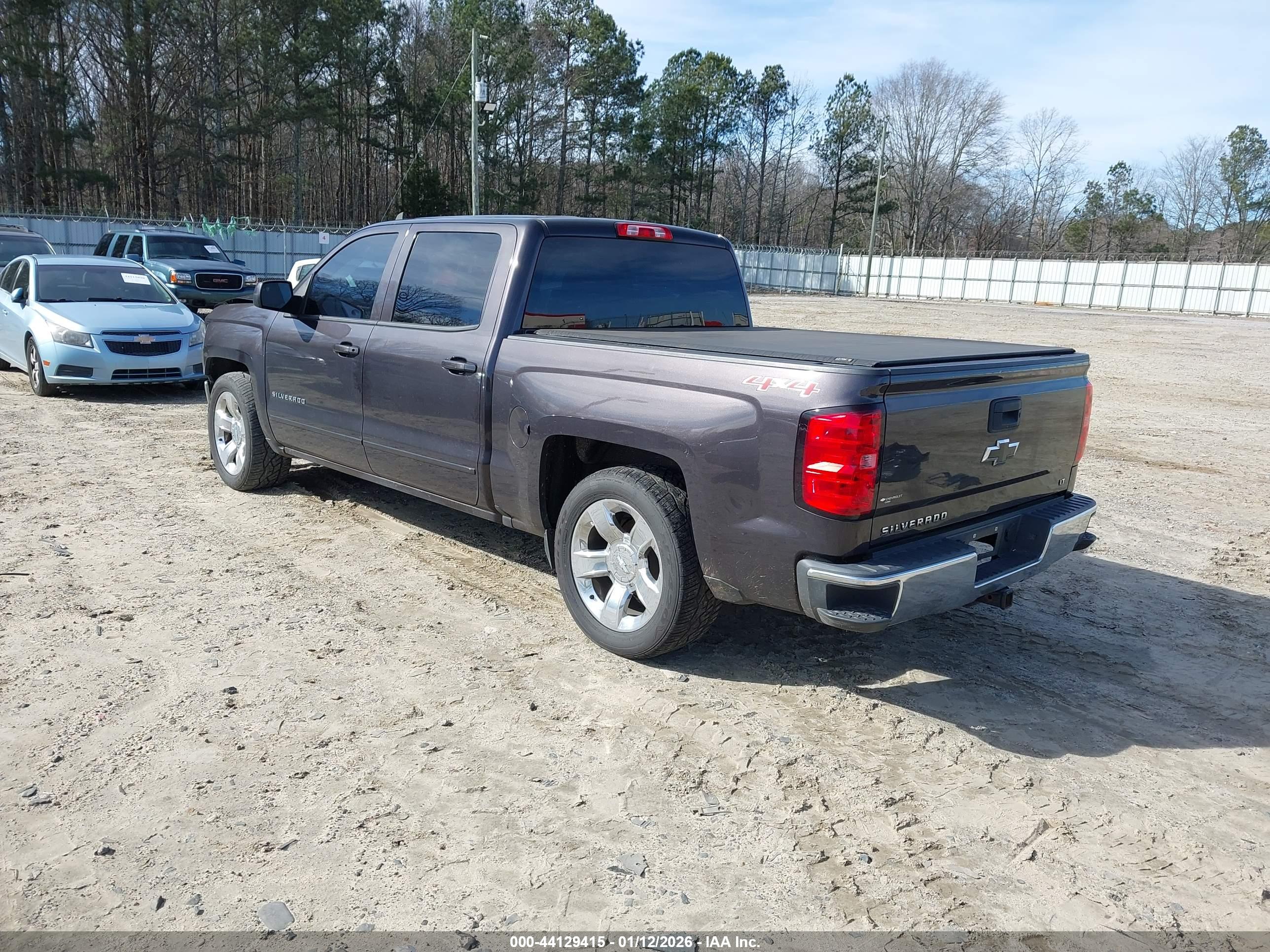 CHEVROLET SILVERADO image 3