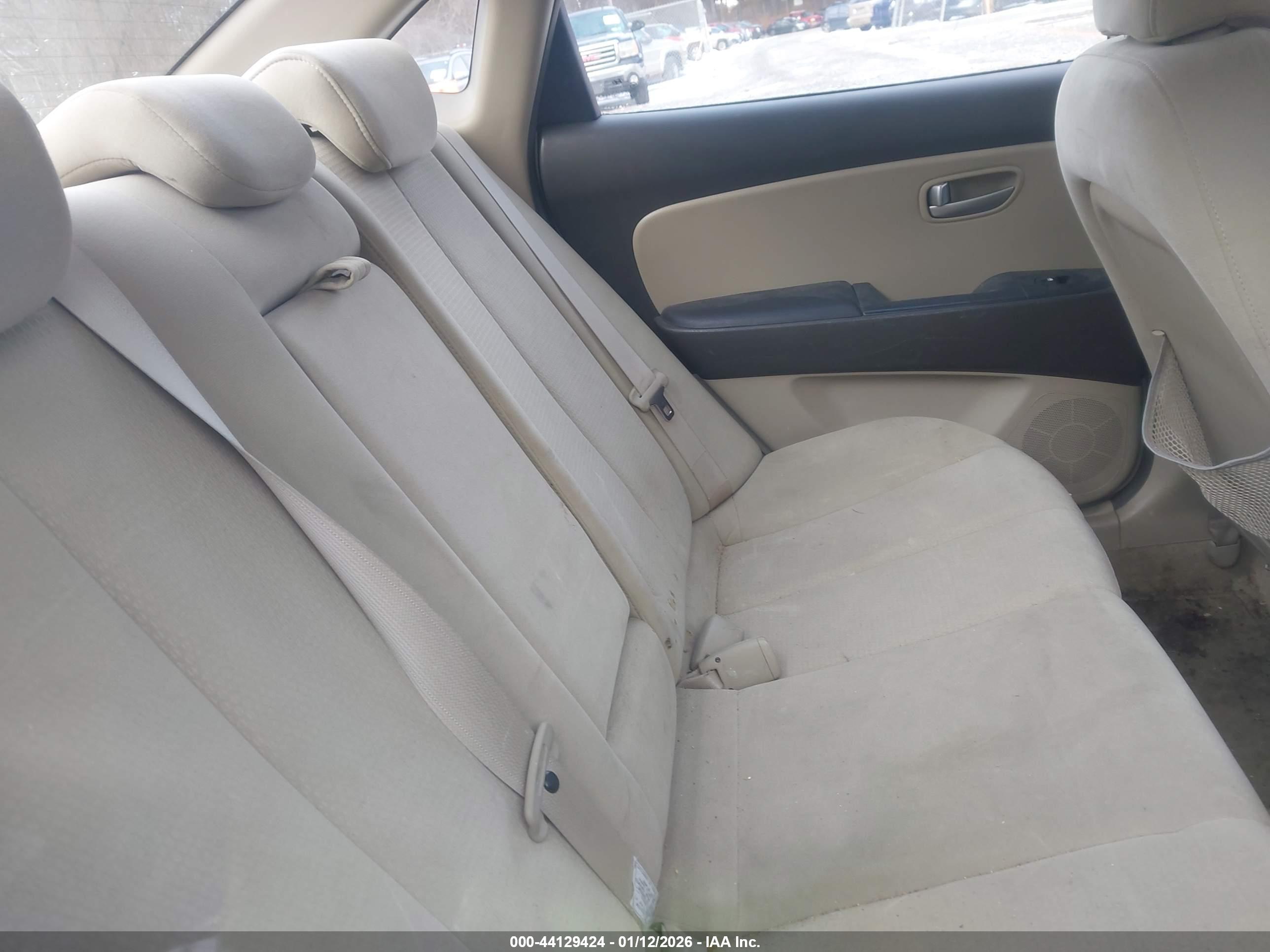 HYUNDAI ELANTRA image 8