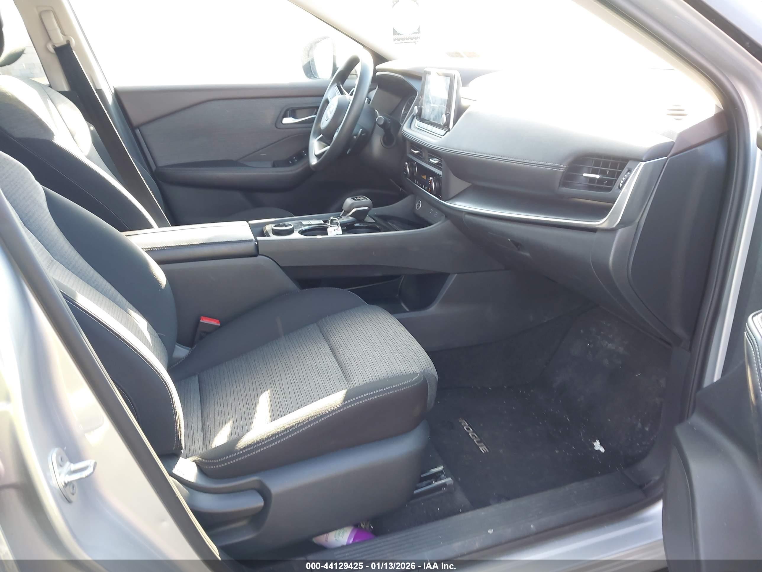 NISSAN ROGUE image 5