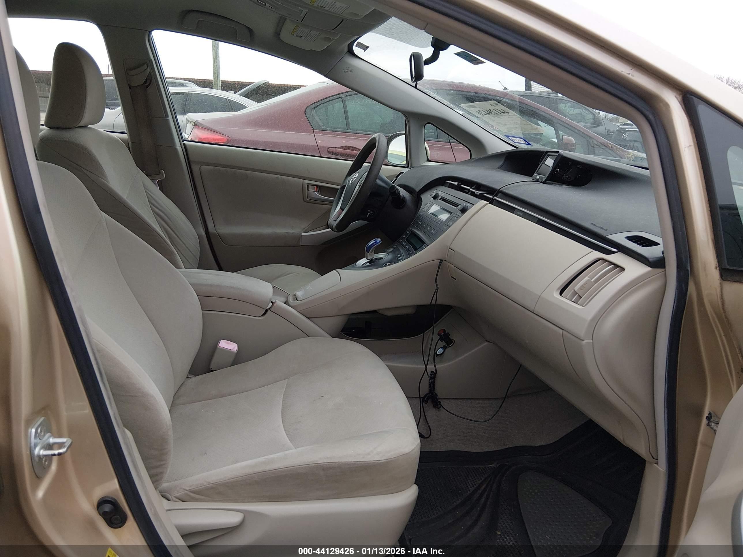 TOYOTA PRIUS image 5