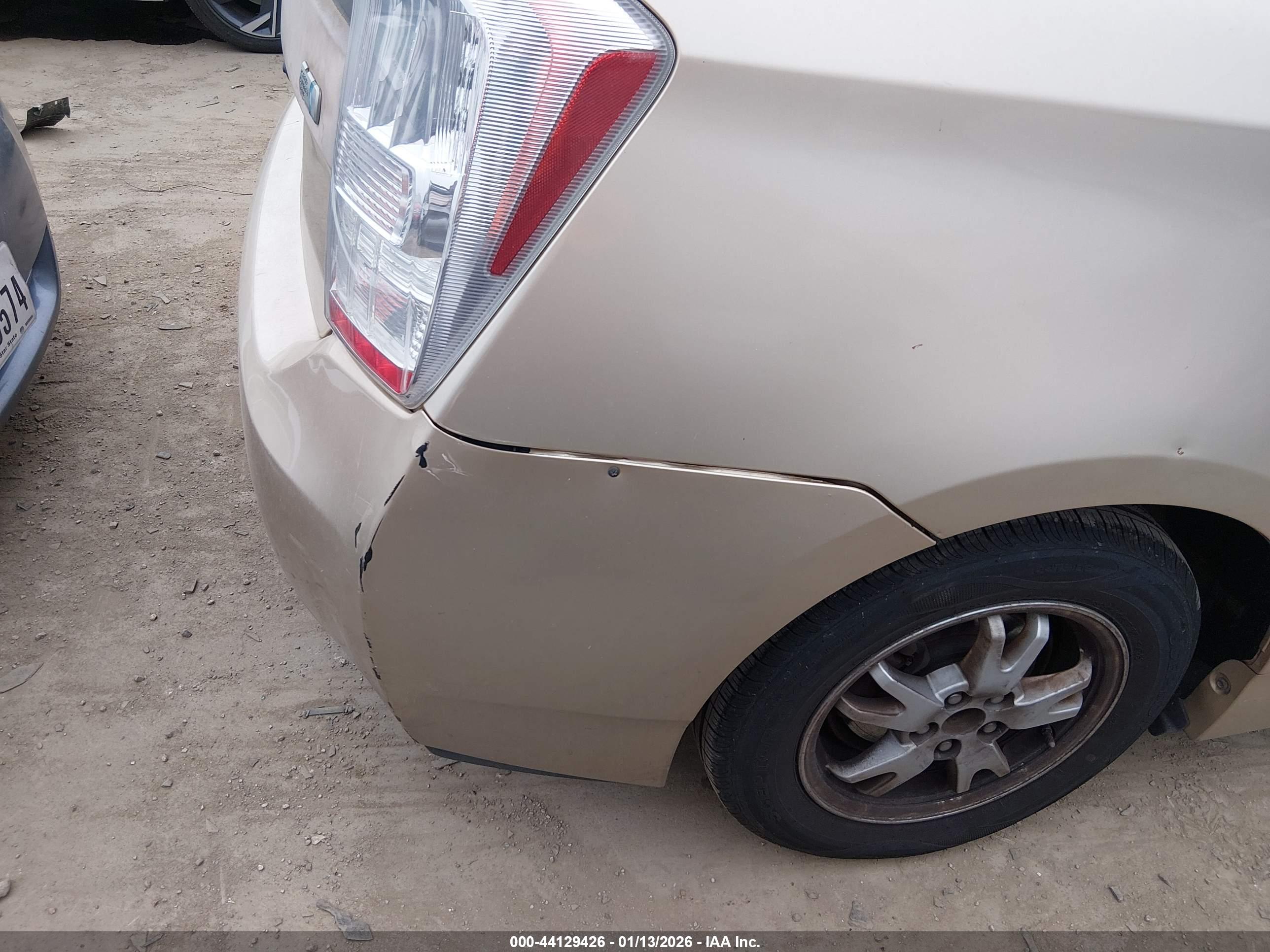 TOYOTA PRIUS image 6