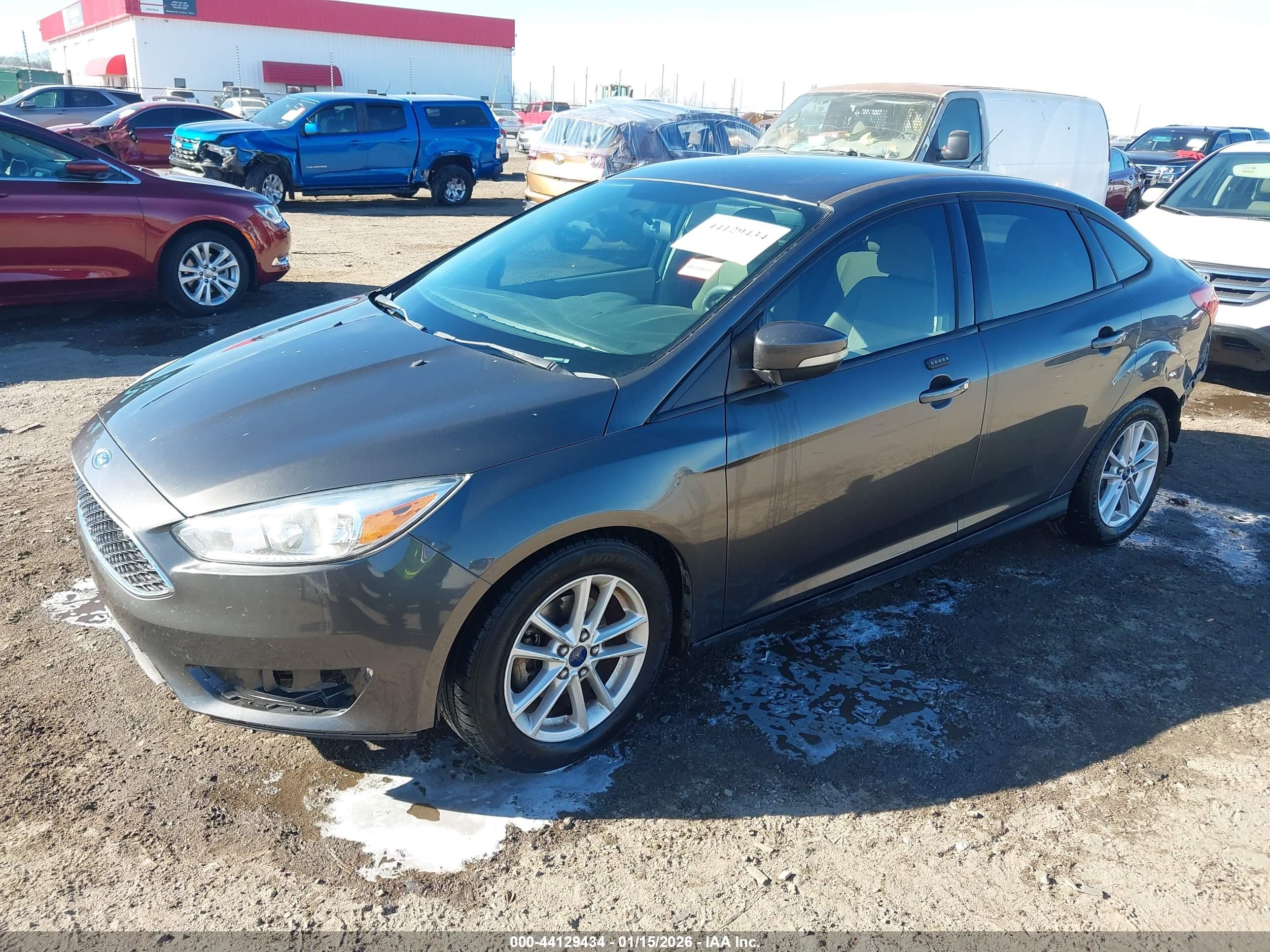 FORD FOCUS image 2