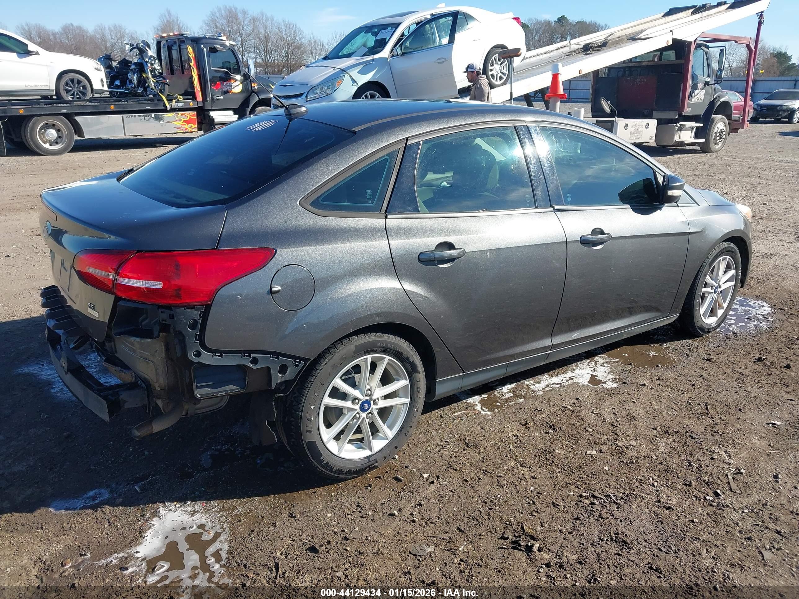 FORD FOCUS image 4