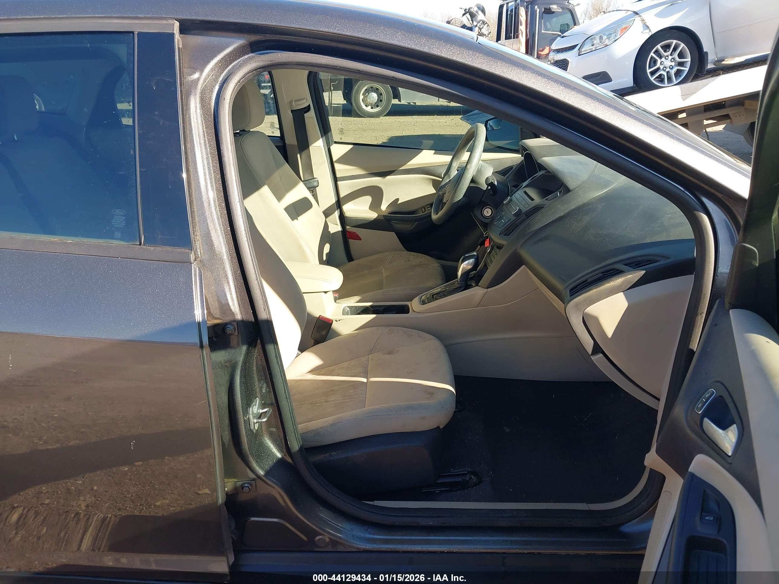 FORD FOCUS image 5
