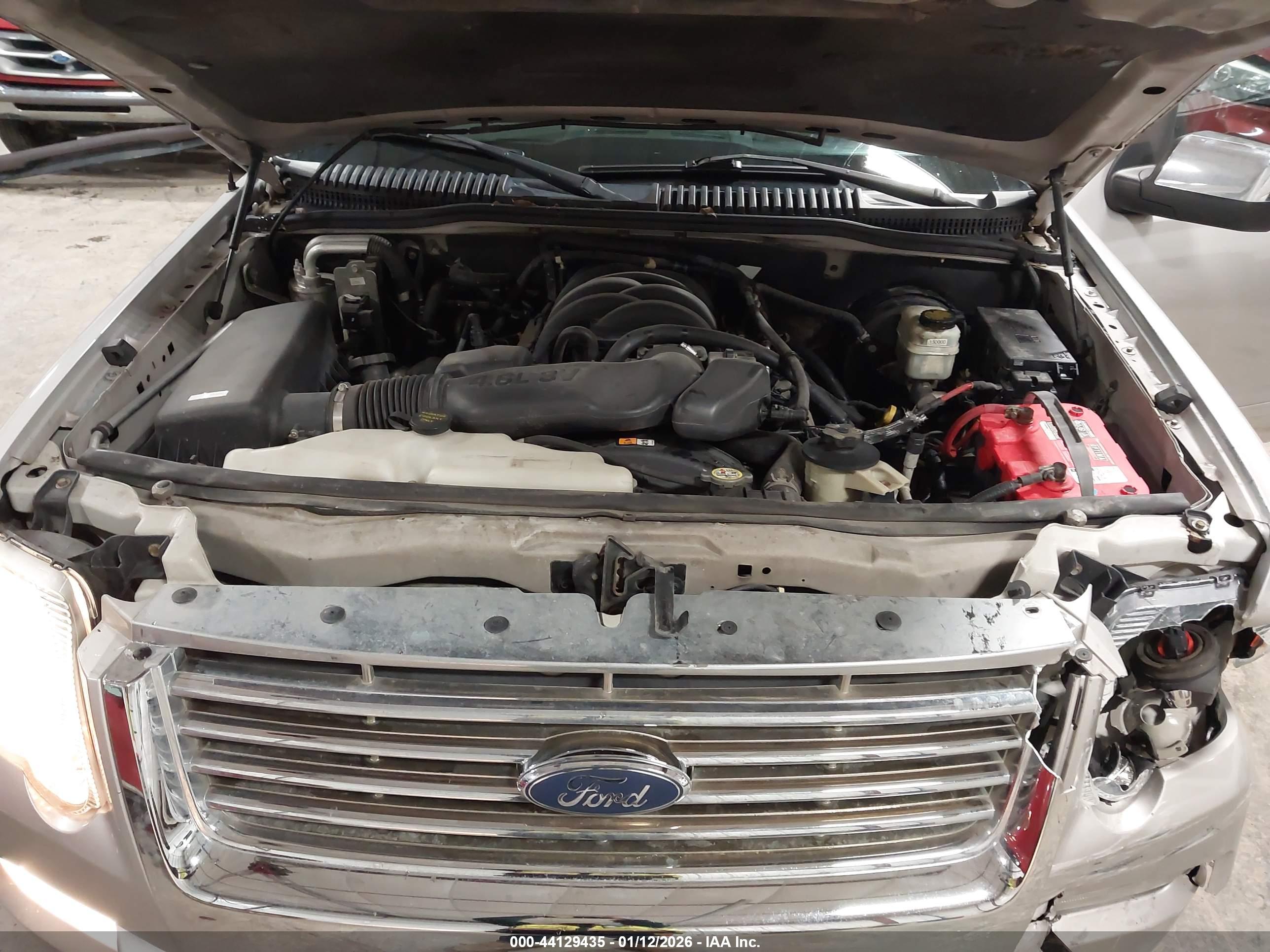 FORD EXPLORER image 10