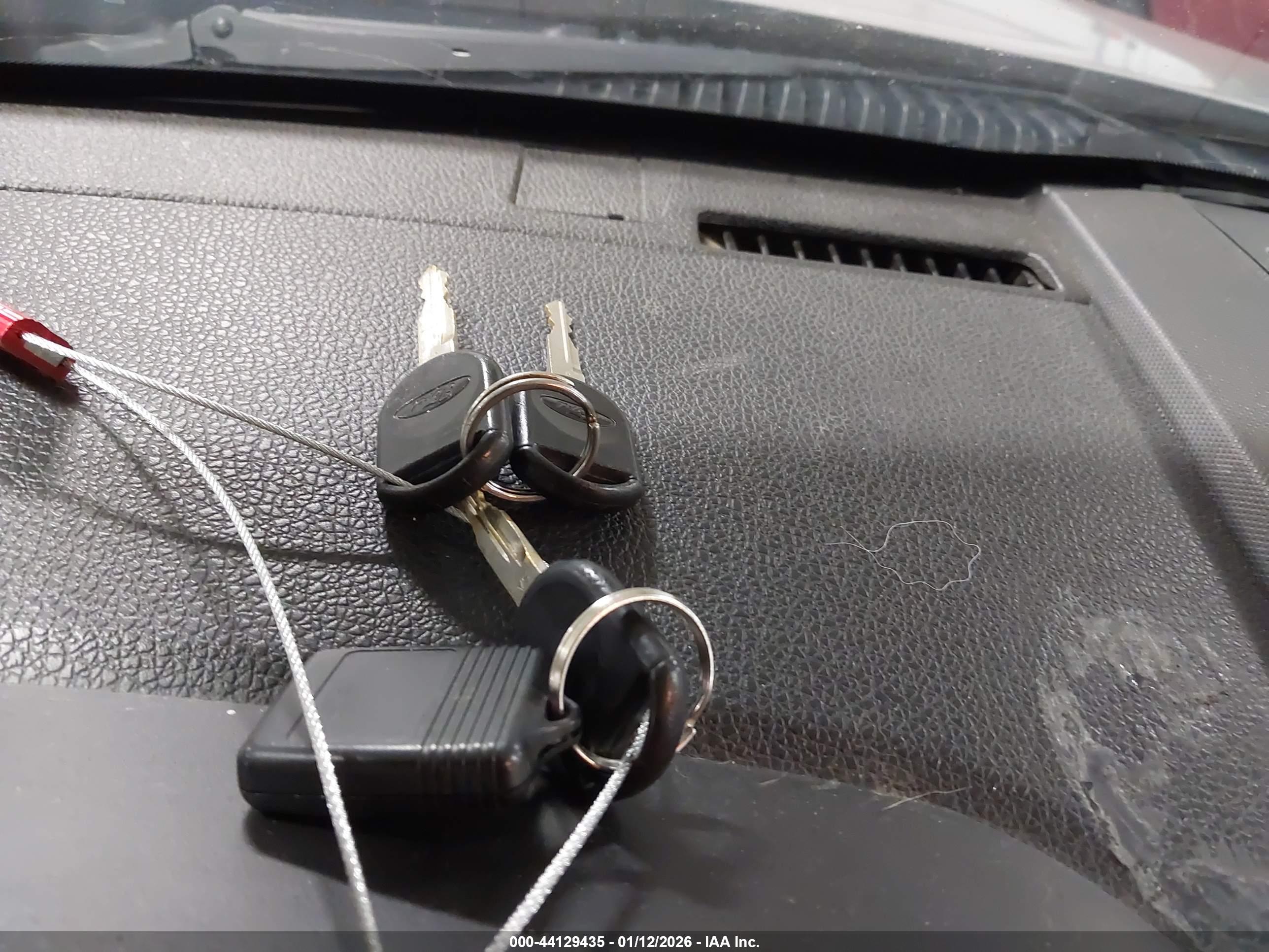 FORD EXPLORER image 11
