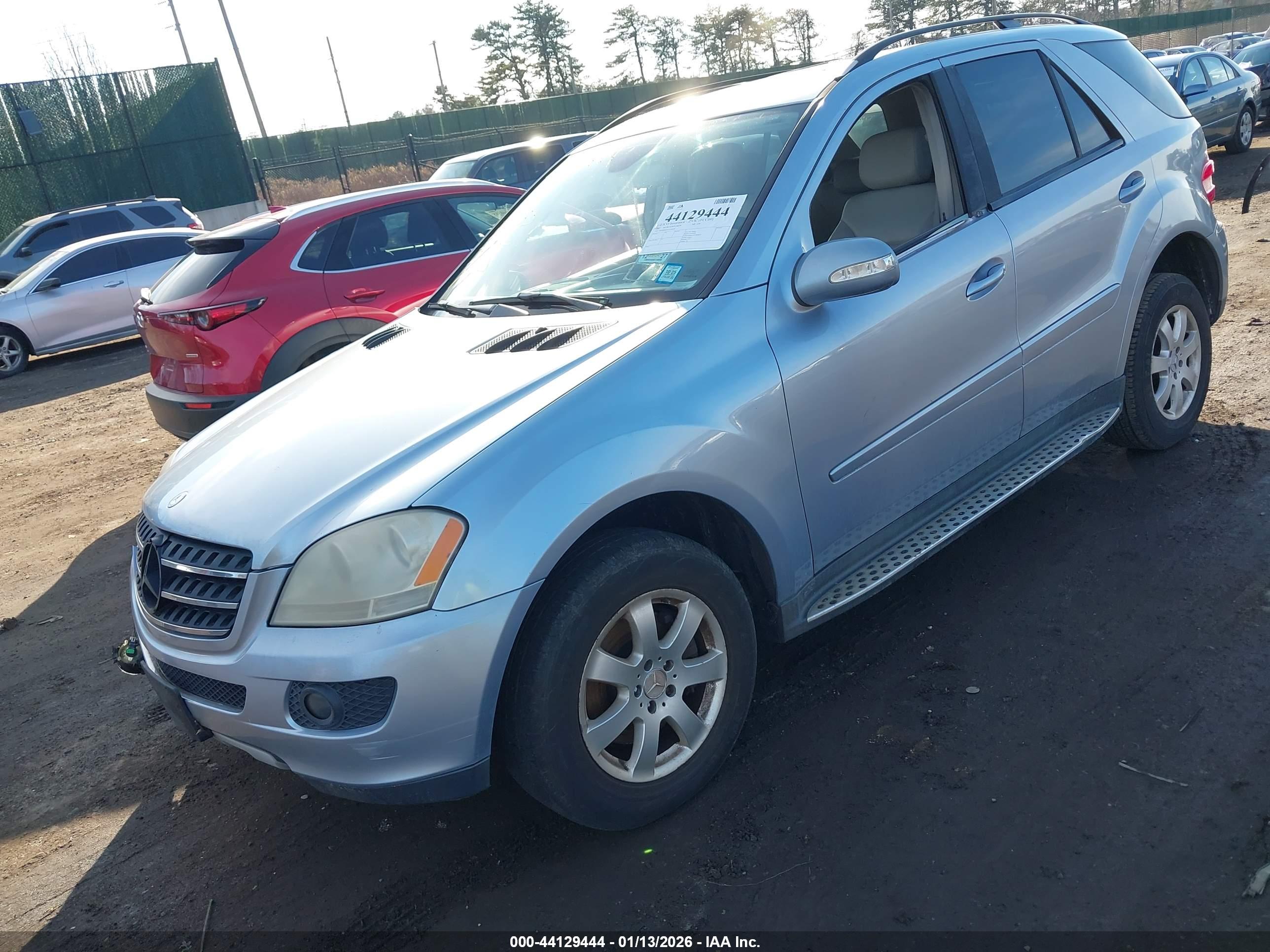 MERCEDES-BENZ ML image 2