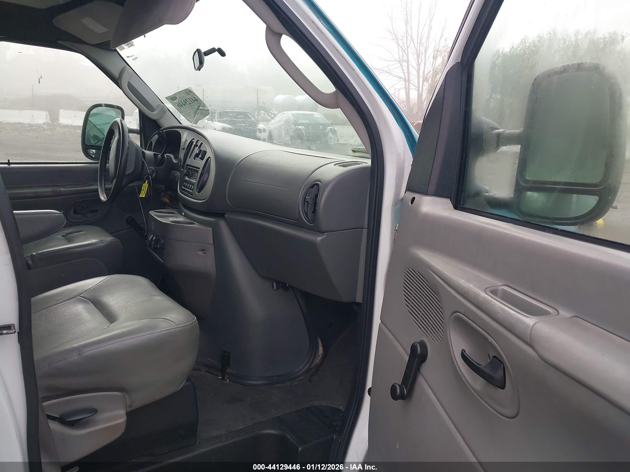 FORD E-350 image 5
