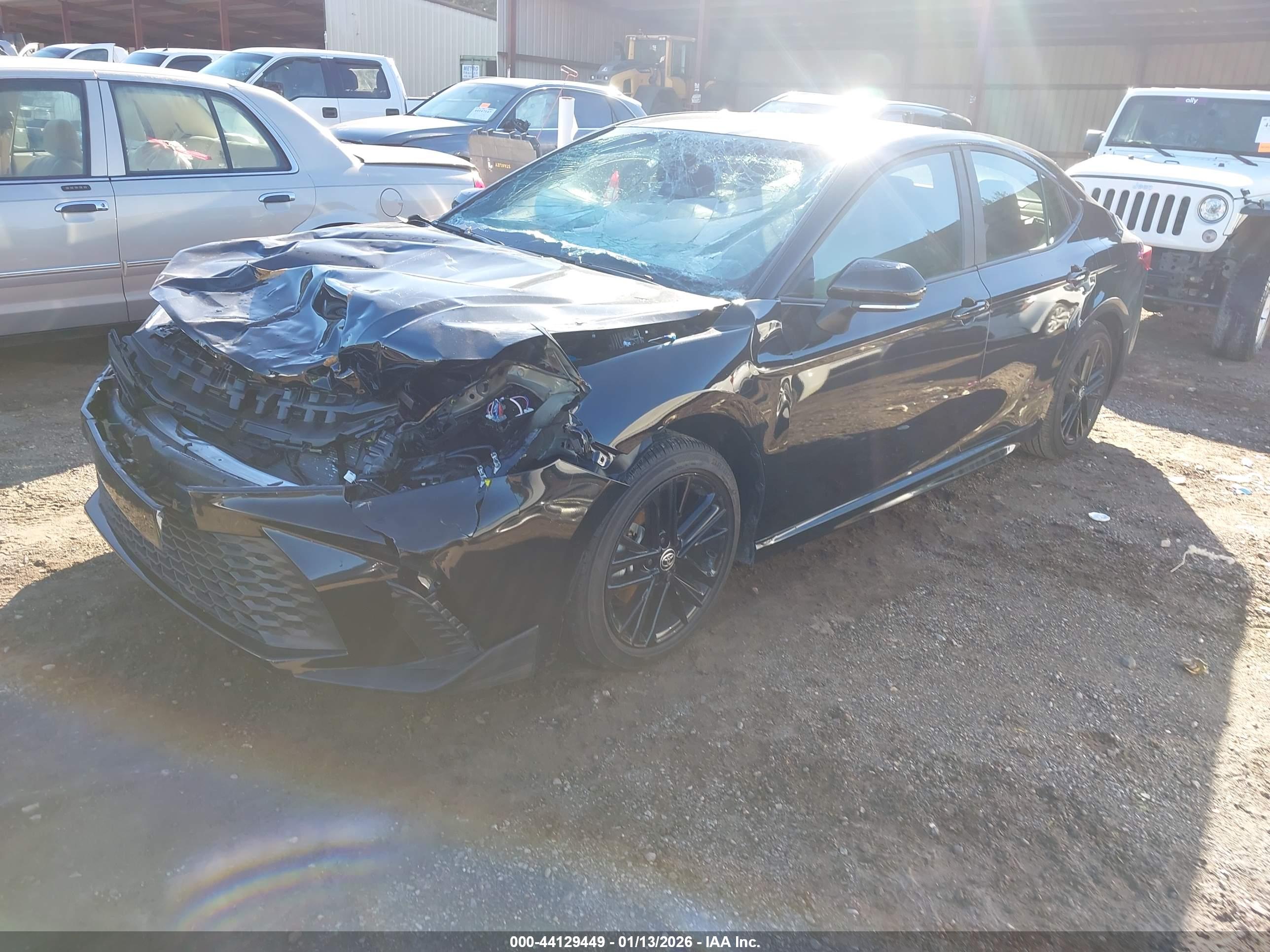 TOYOTA CAMRY image 2