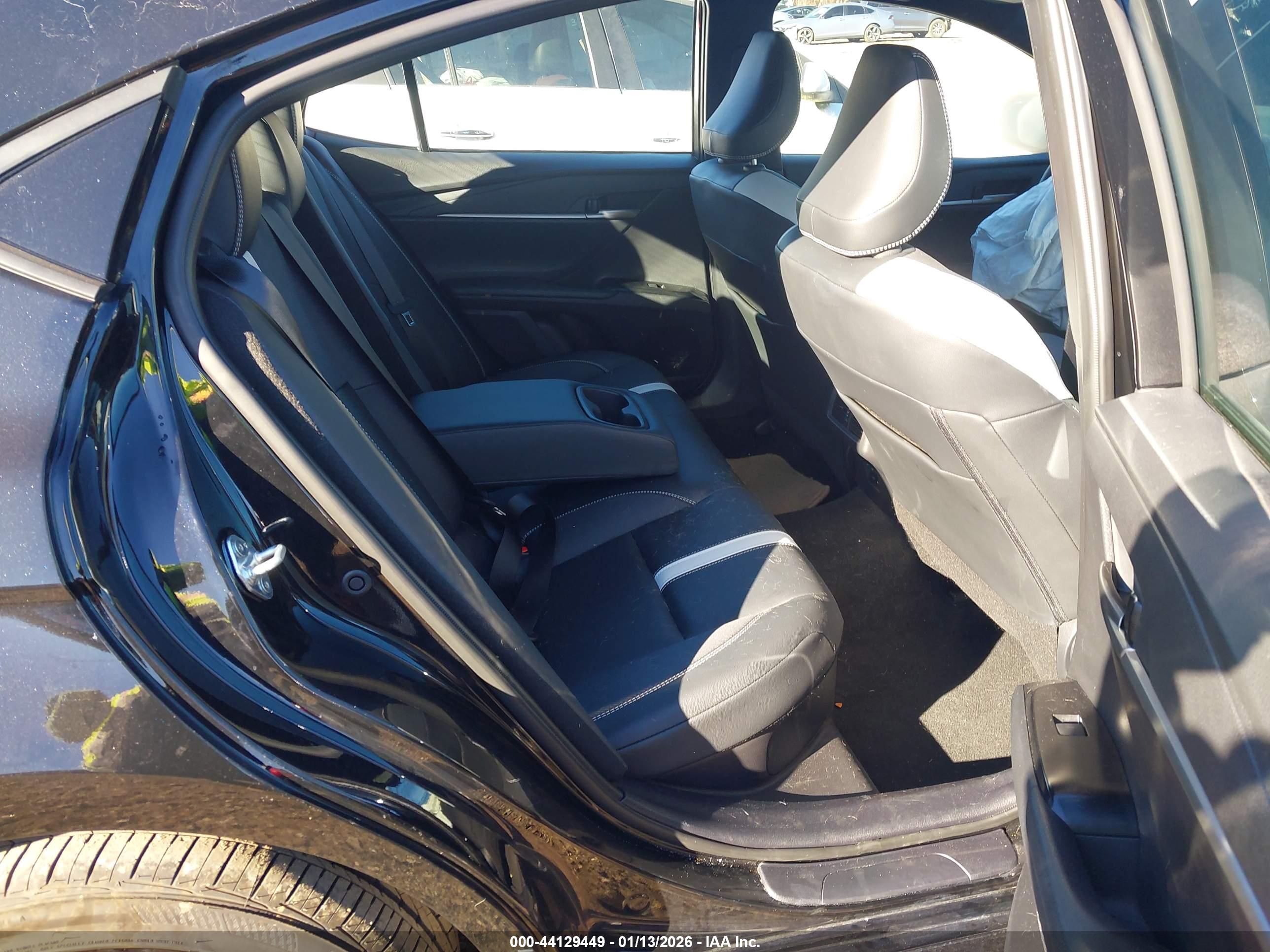 TOYOTA CAMRY image 8