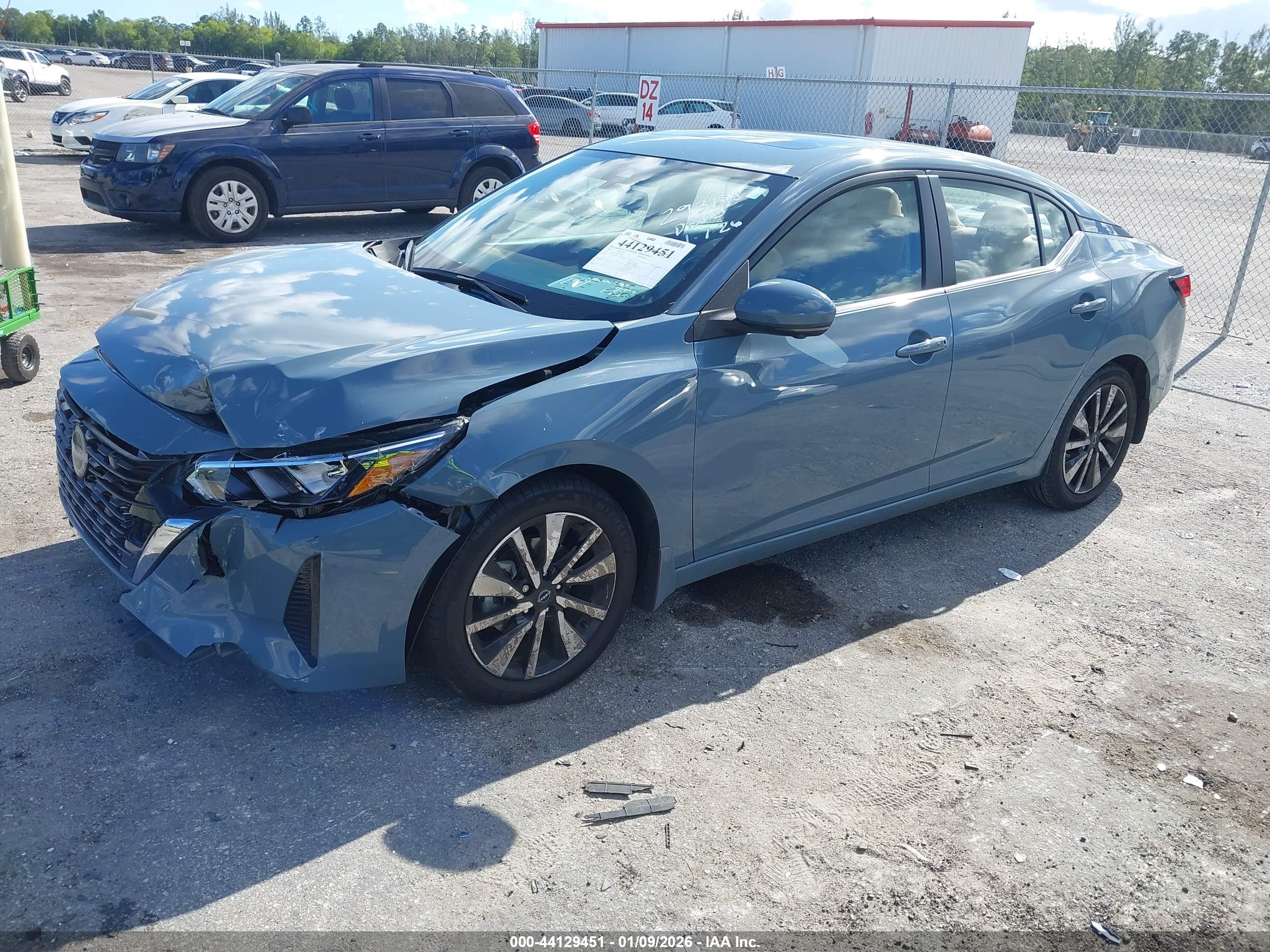 NISSAN SENTRA image 2