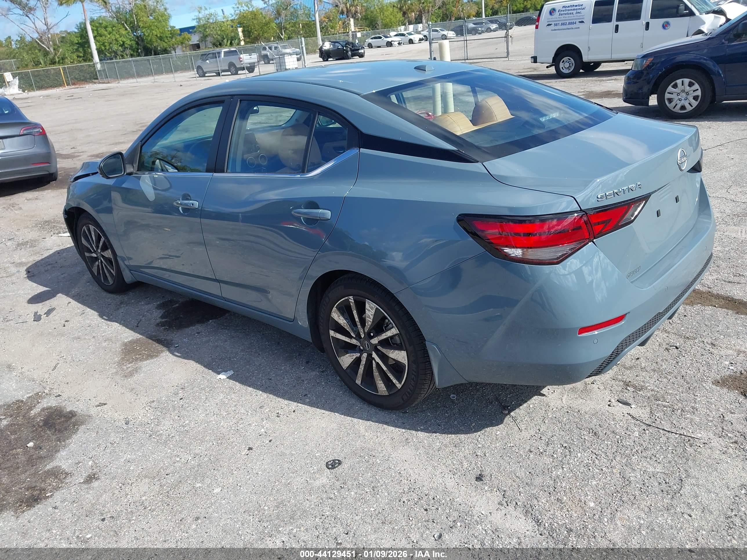 NISSAN SENTRA image 3
