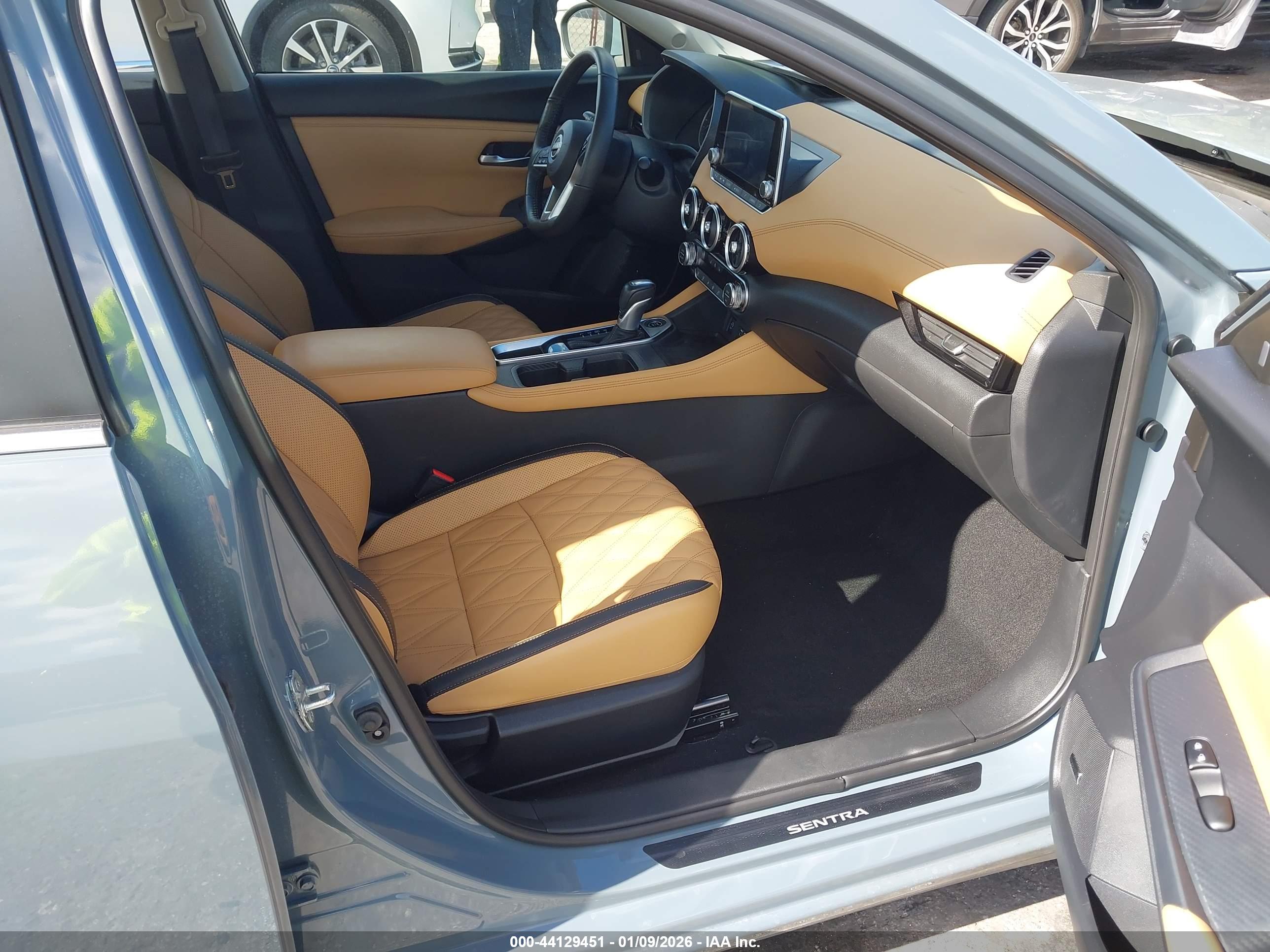 NISSAN SENTRA image 5