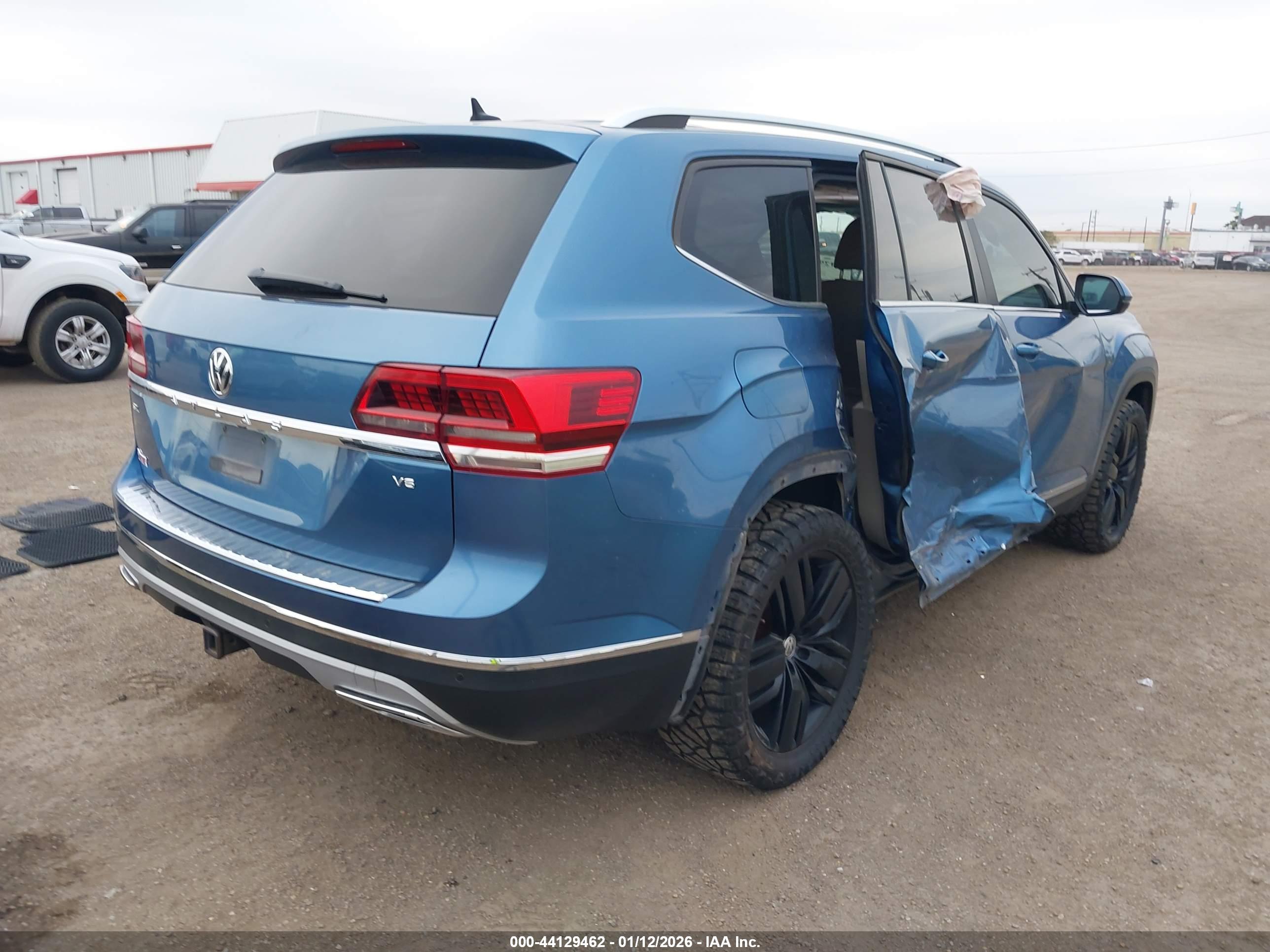 VOLKSWAGEN ATLAS image 4