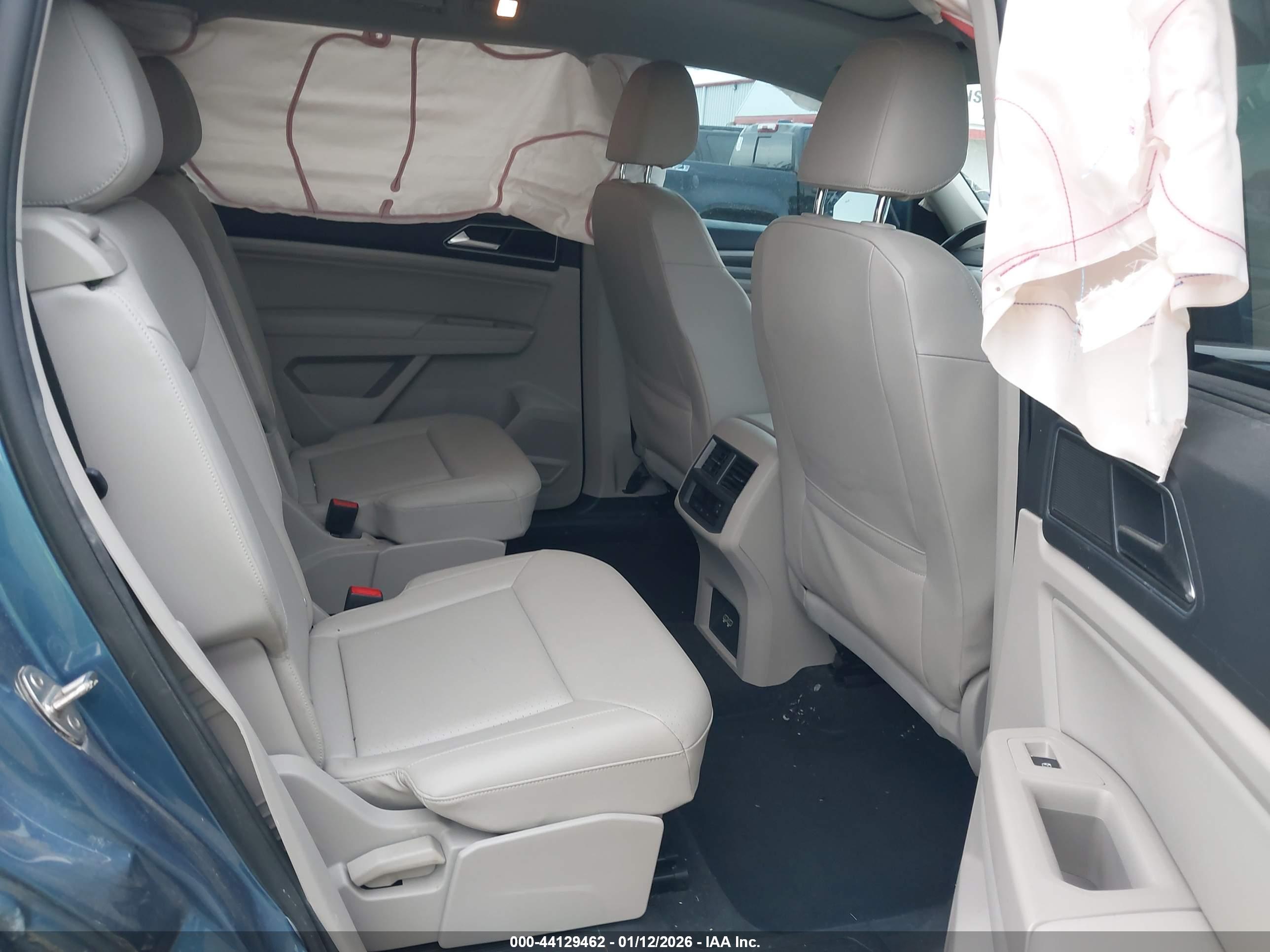VOLKSWAGEN ATLAS image 8