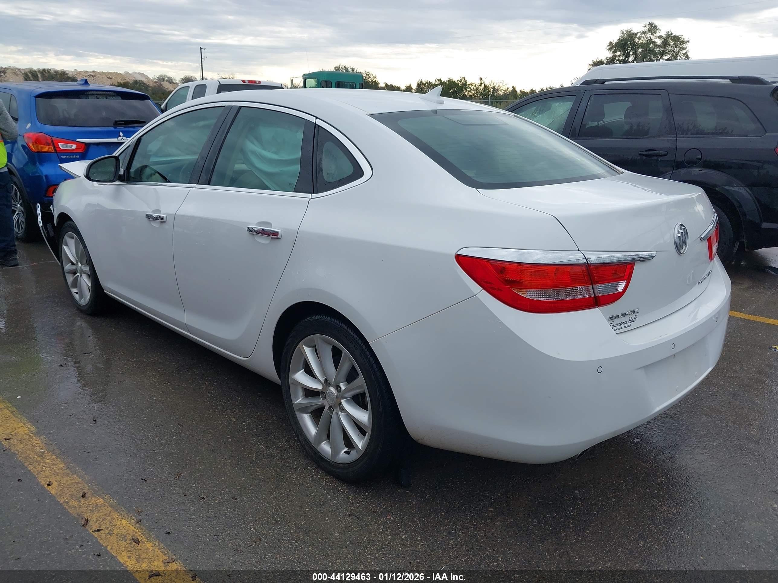 BUICK VERANO image 3