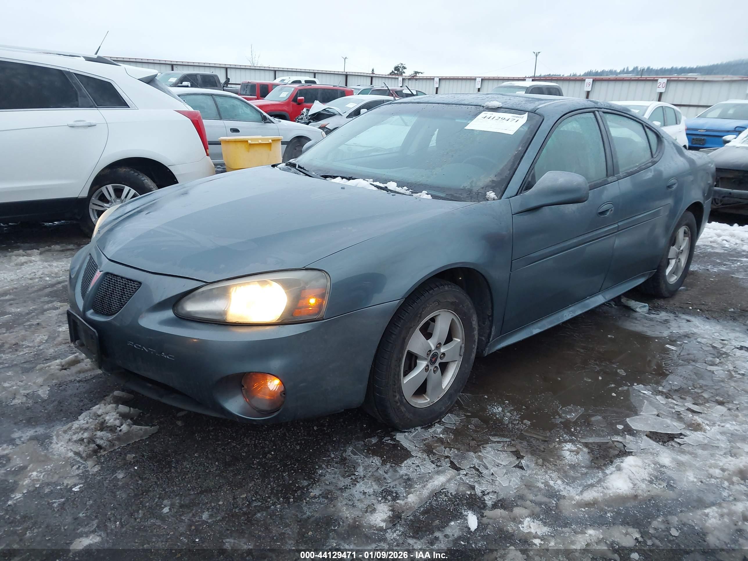 PONTIAC GRAND image 2
