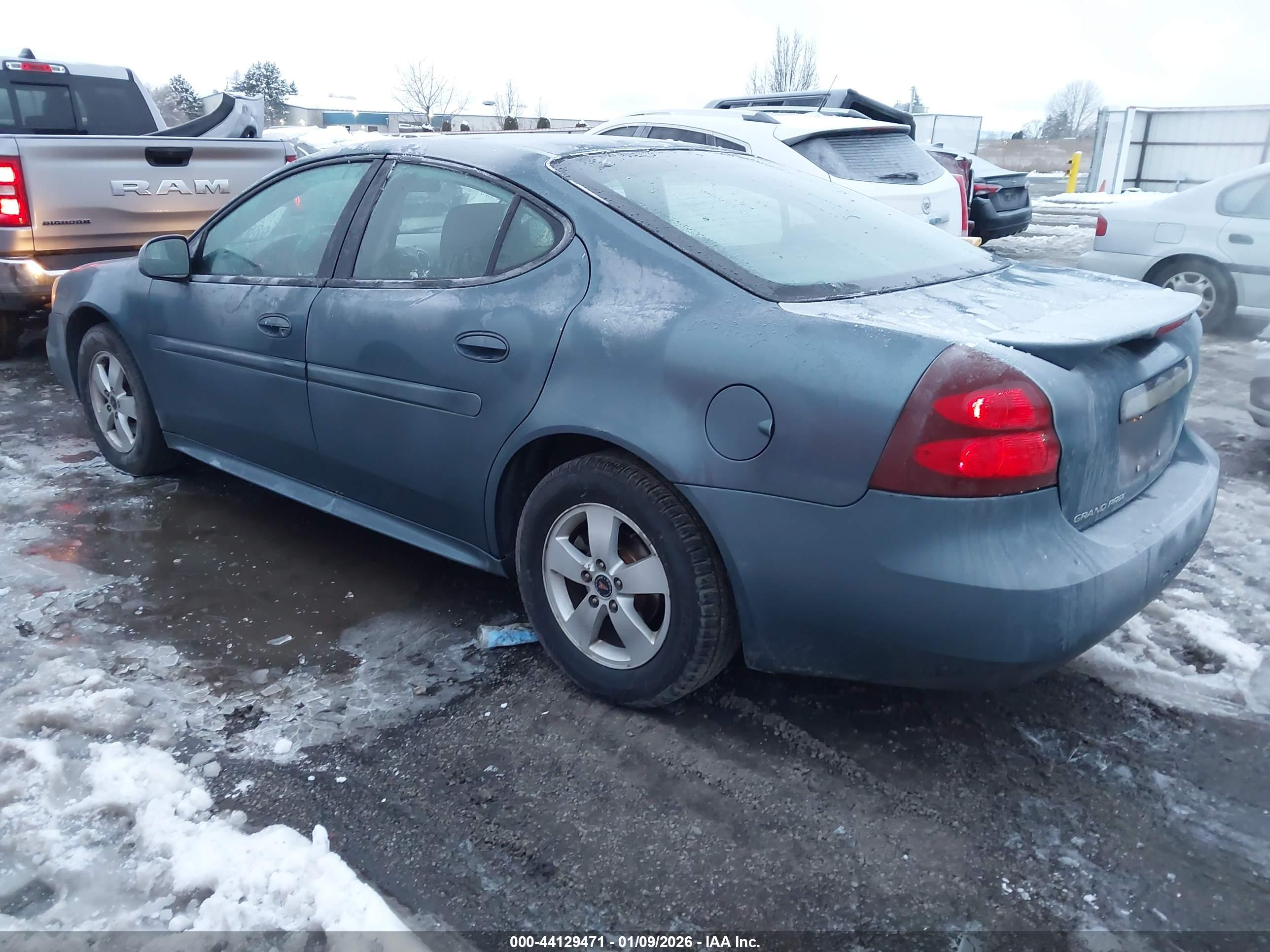 PONTIAC GRAND image 3