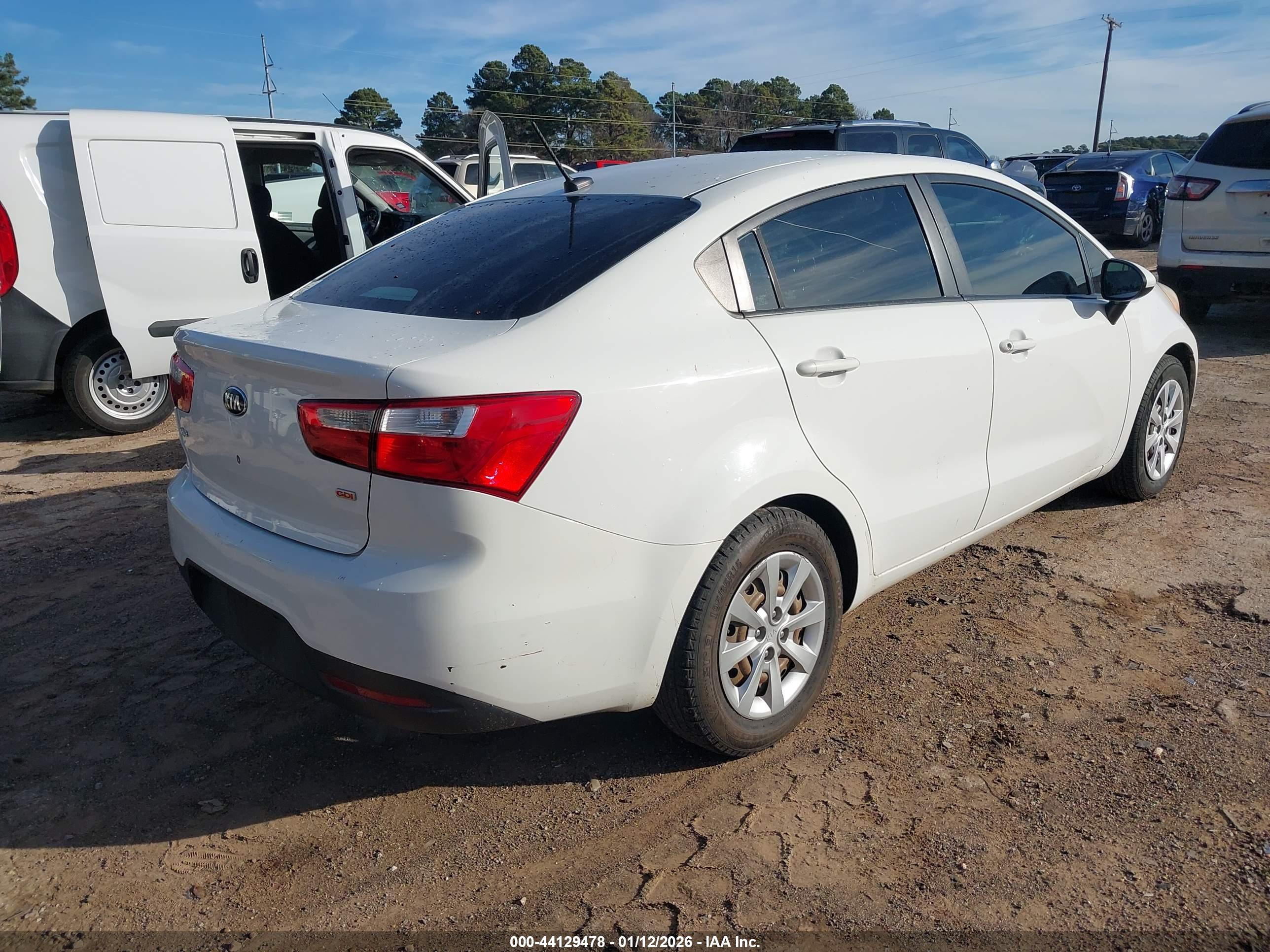 KIA RIO image 4