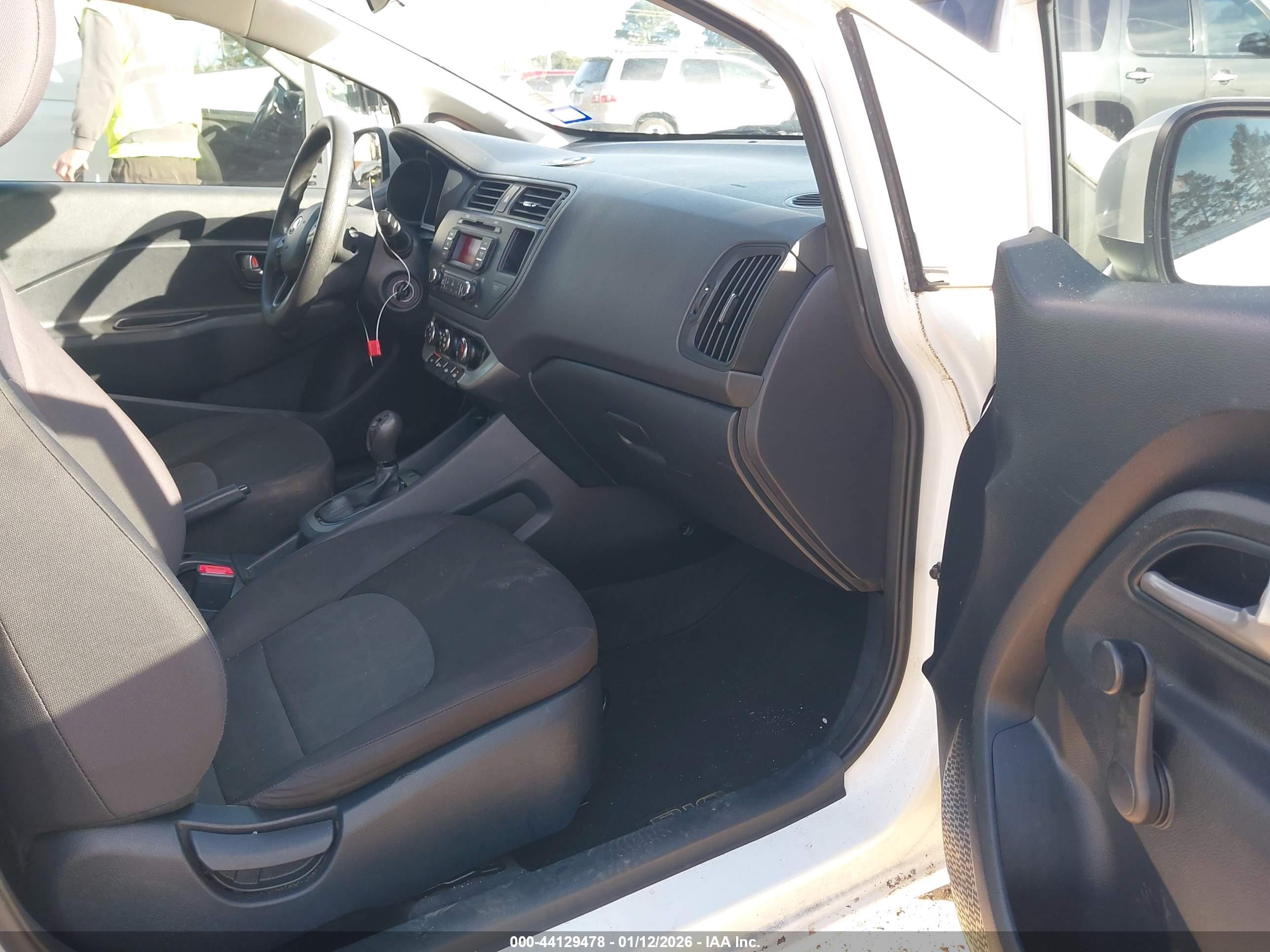 KIA RIO image 5