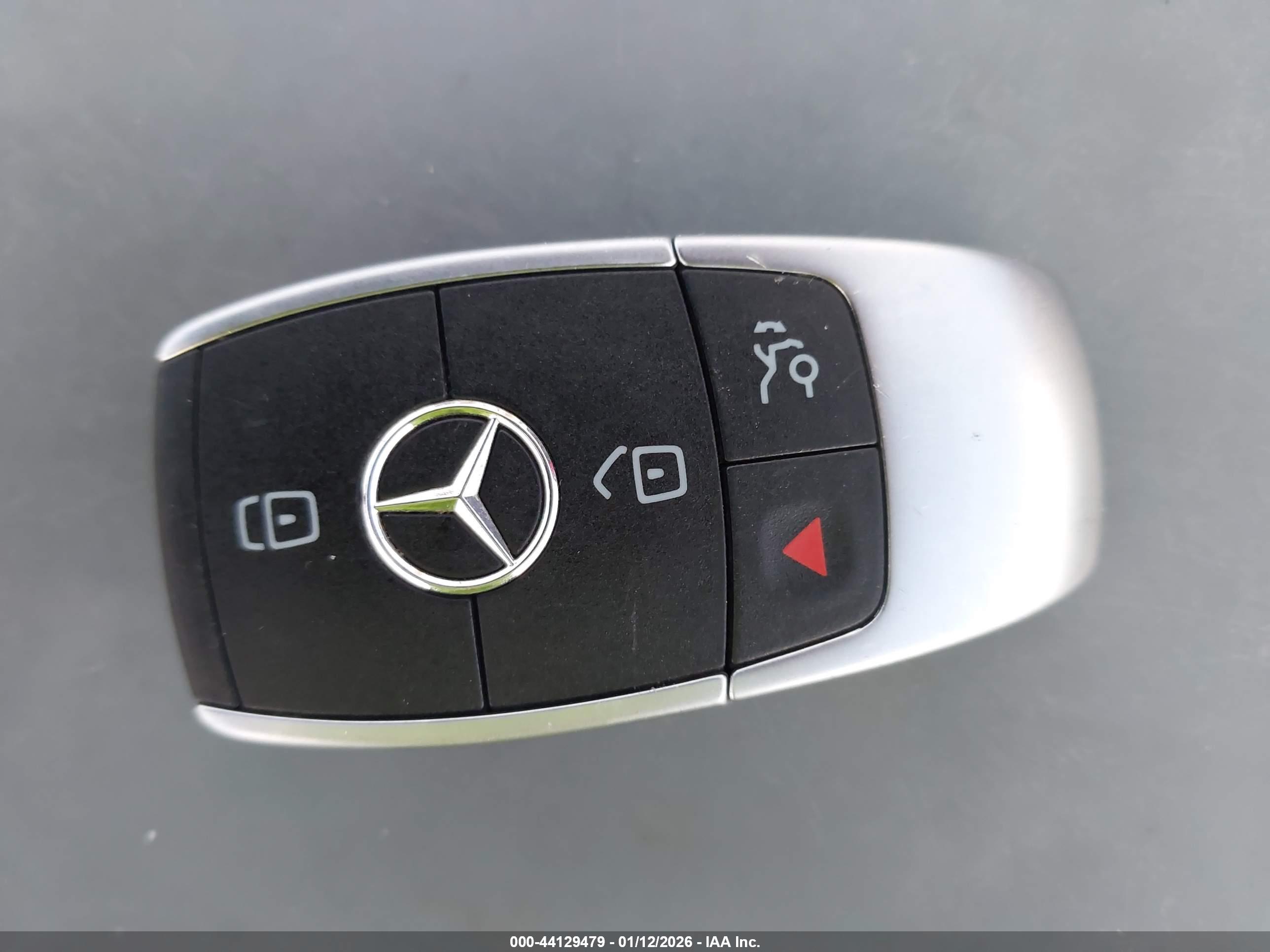 MERCEDES-BENZ A image 11