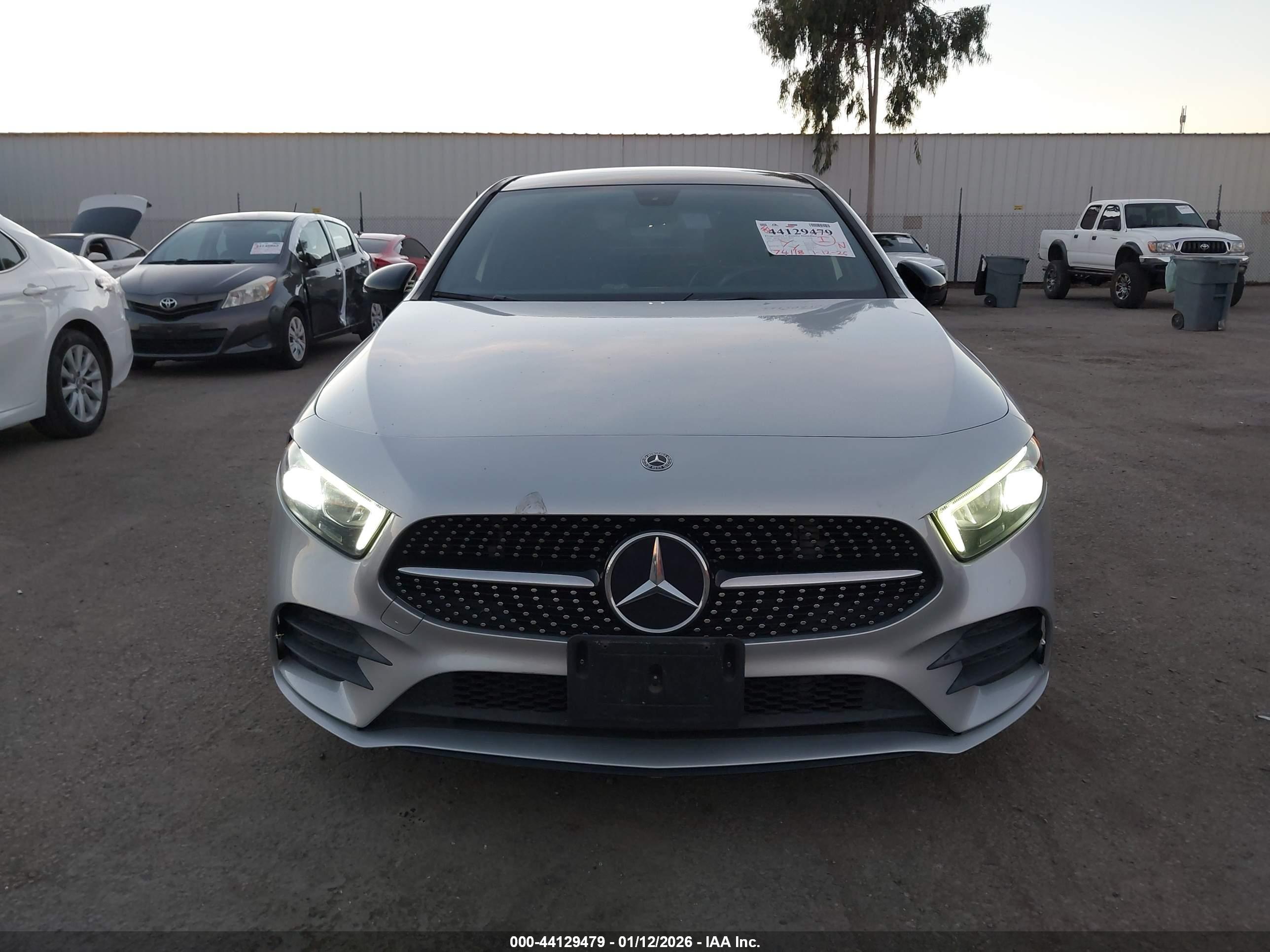 MERCEDES-BENZ A image 6