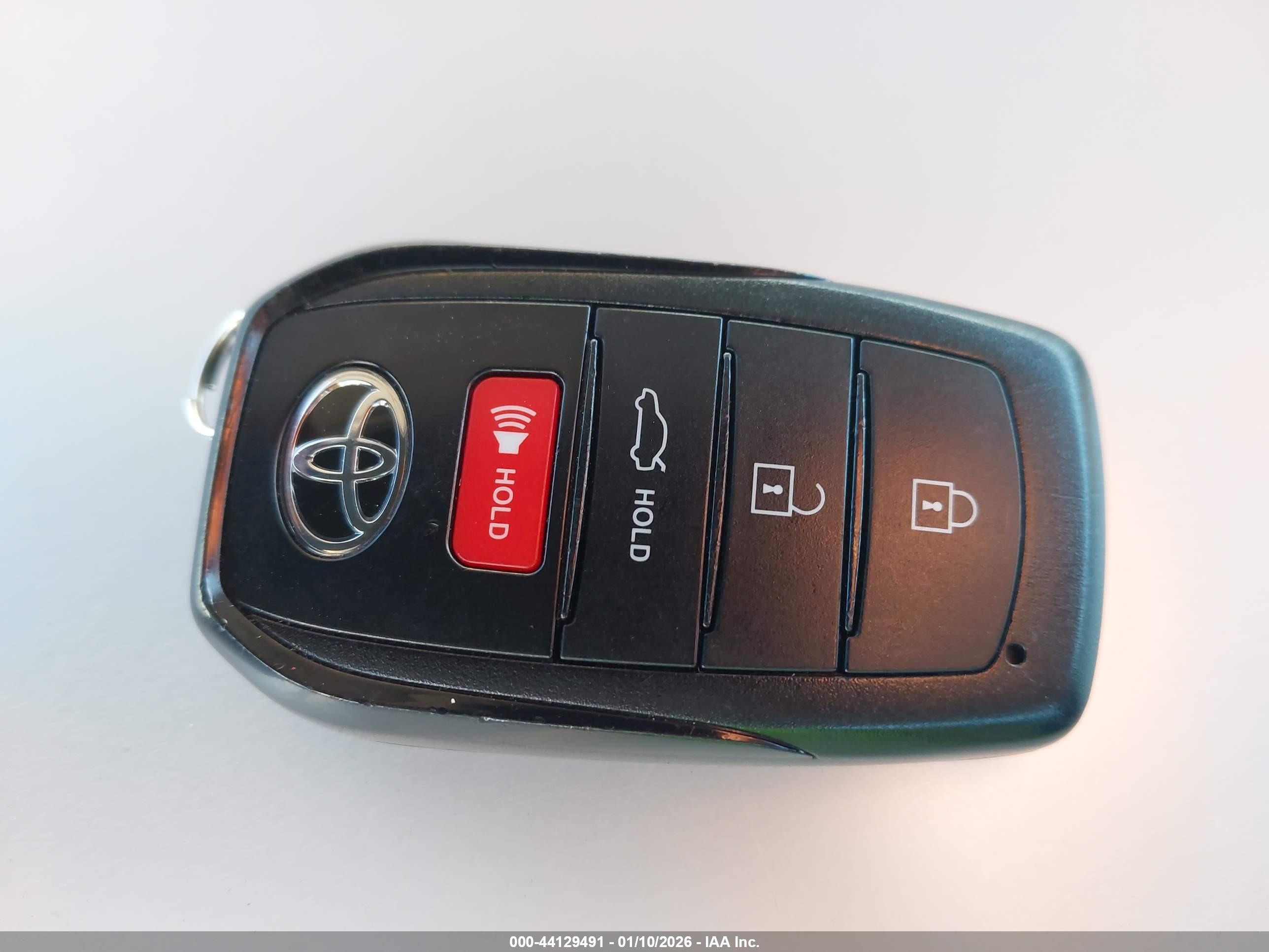 TOYOTA CAMRY image 11