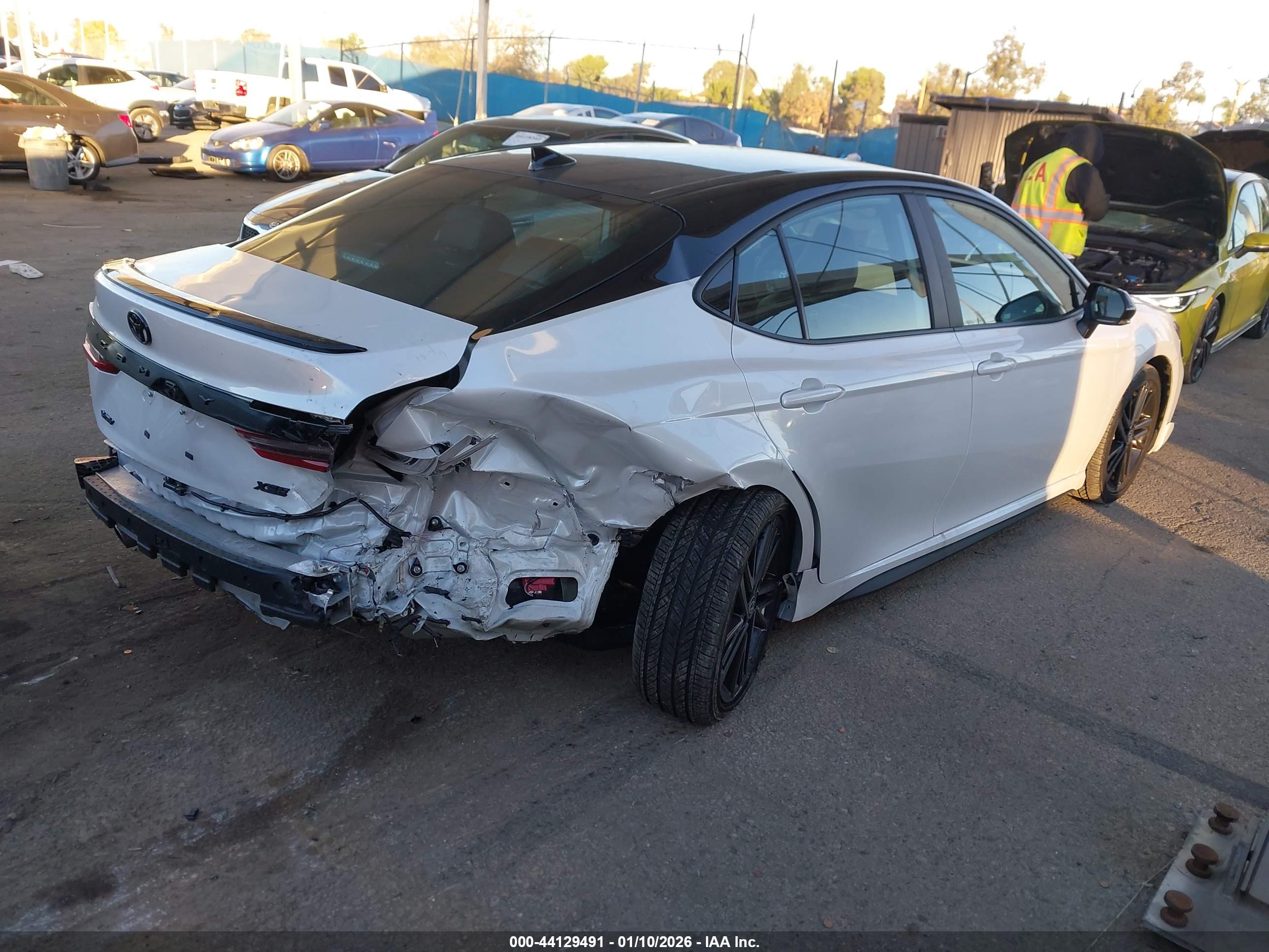 TOYOTA CAMRY image 4