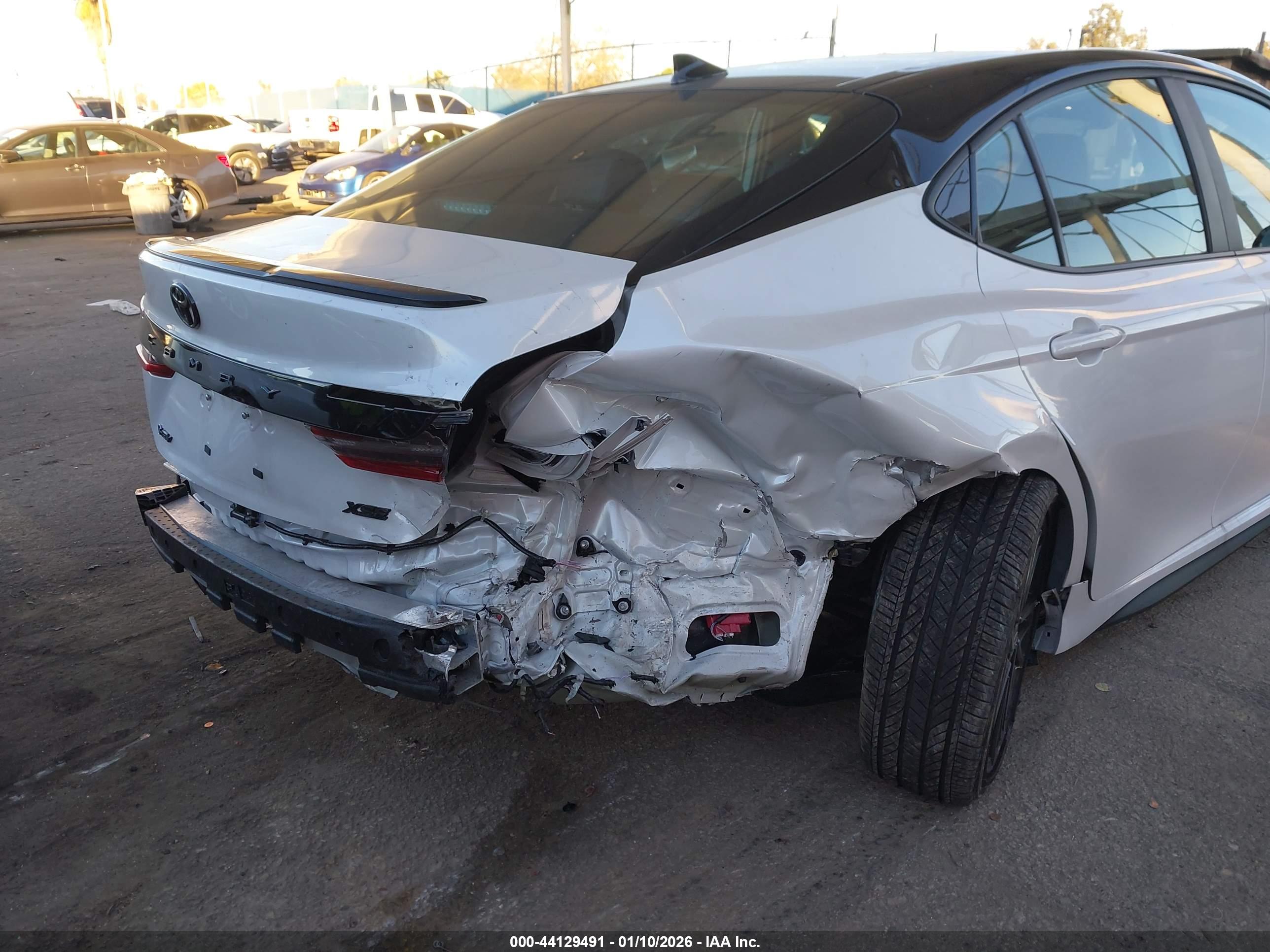 TOYOTA CAMRY image 6