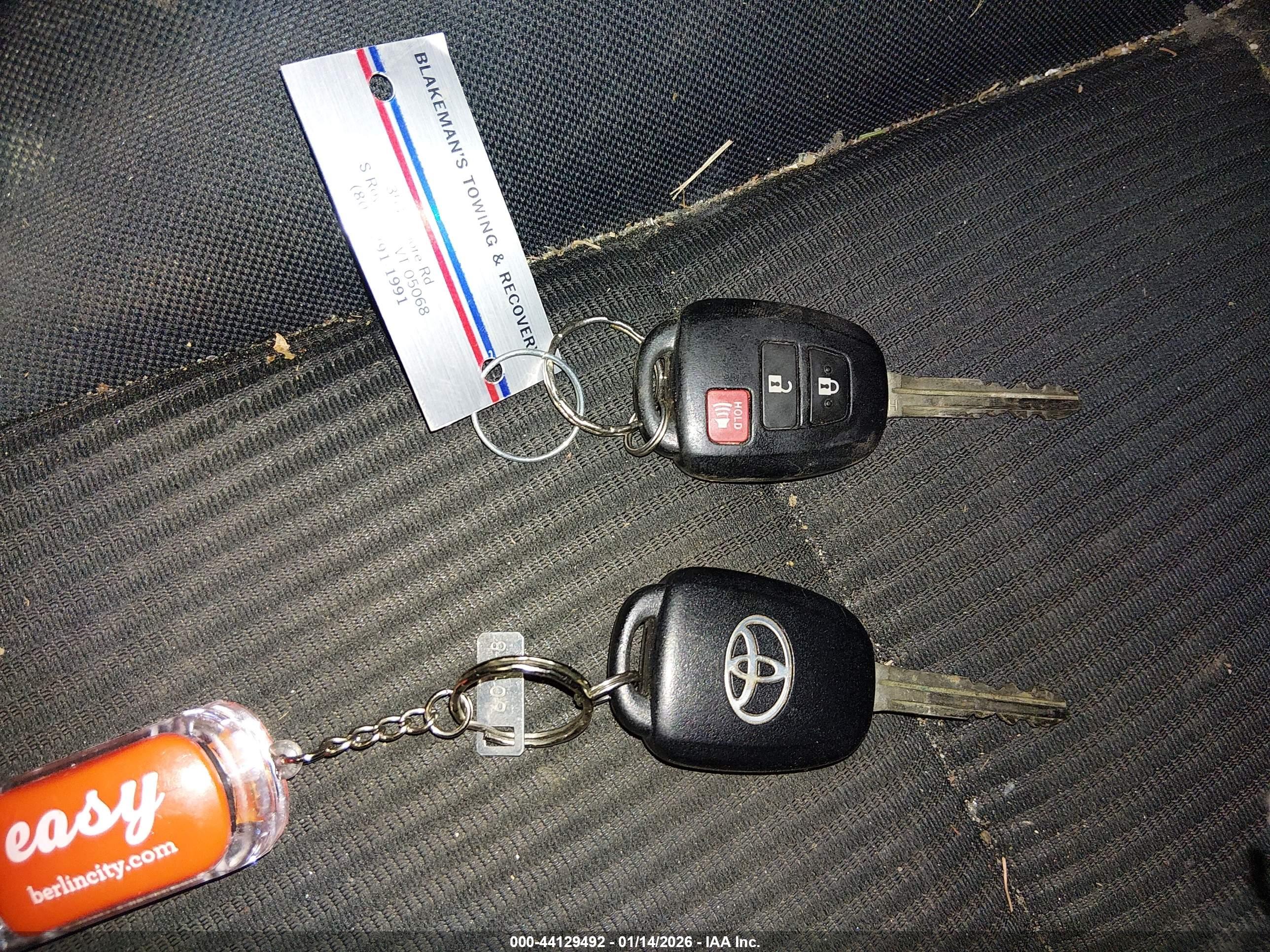 TOYOTA RAV4 image 11