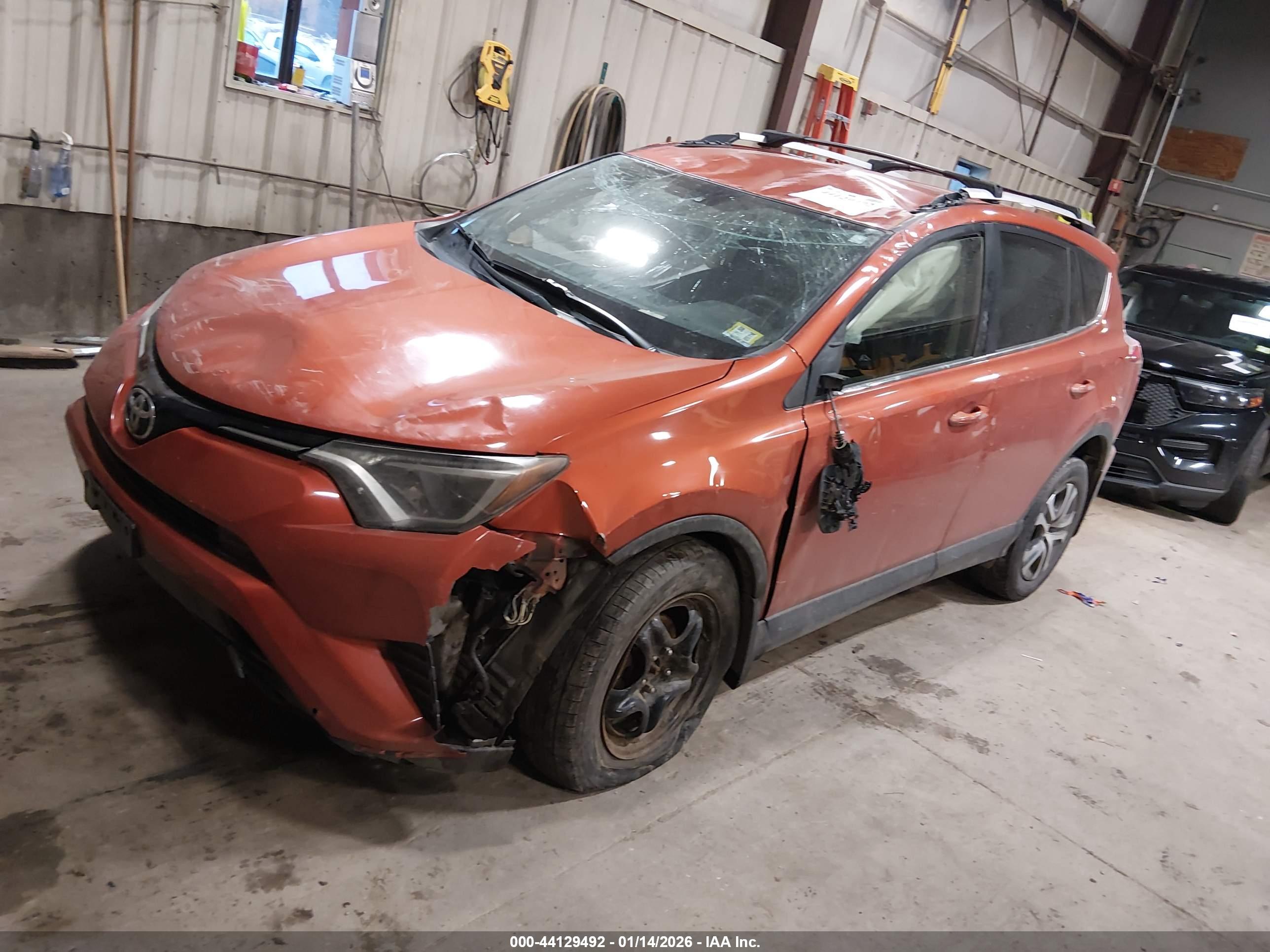 TOYOTA RAV4 image 2