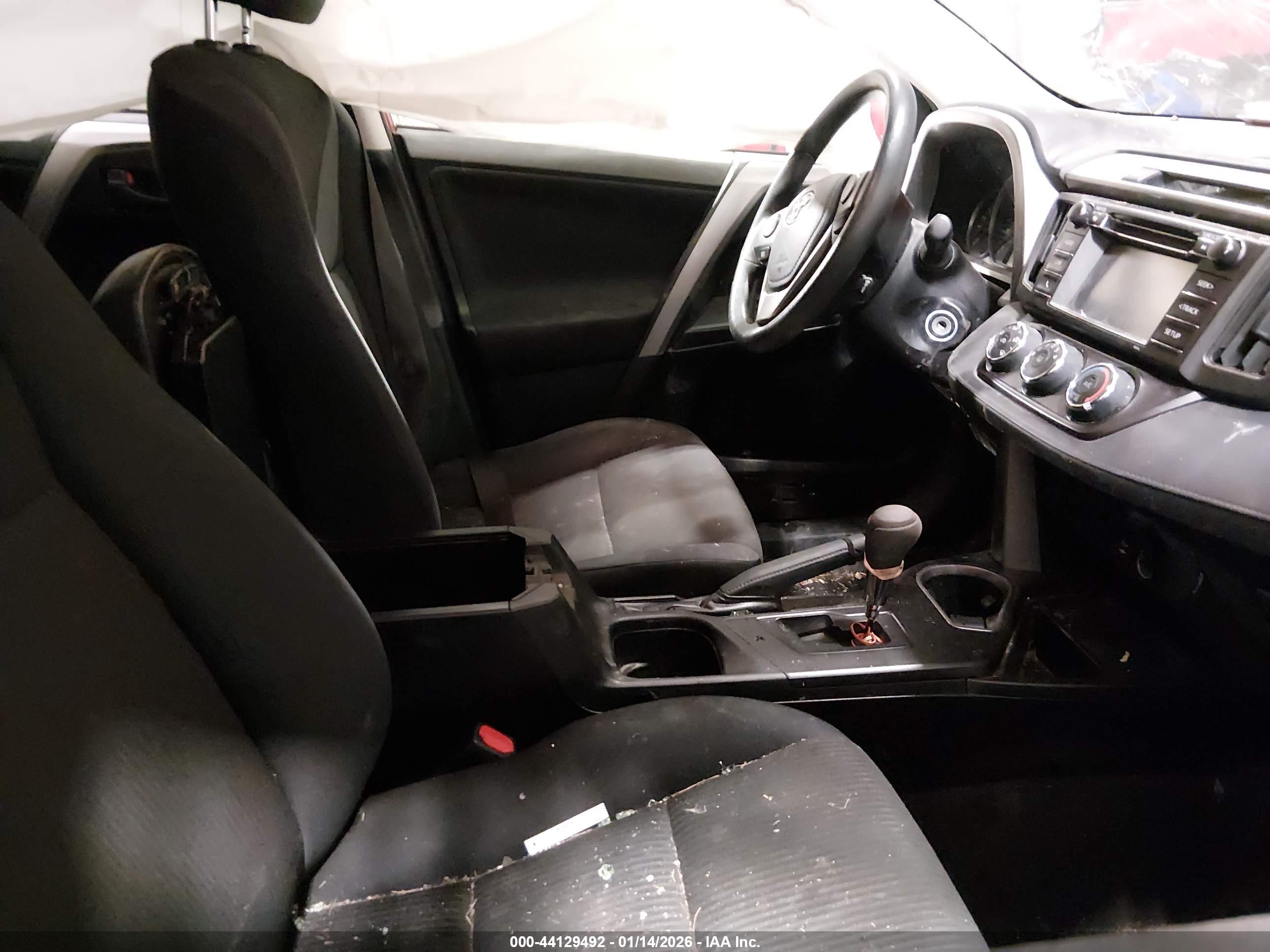 TOYOTA RAV4 image 5