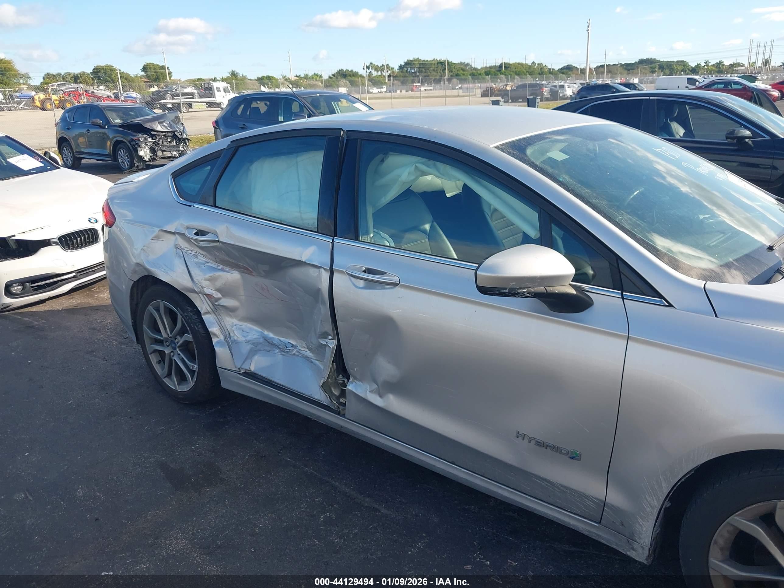 FORD FUSION image 6