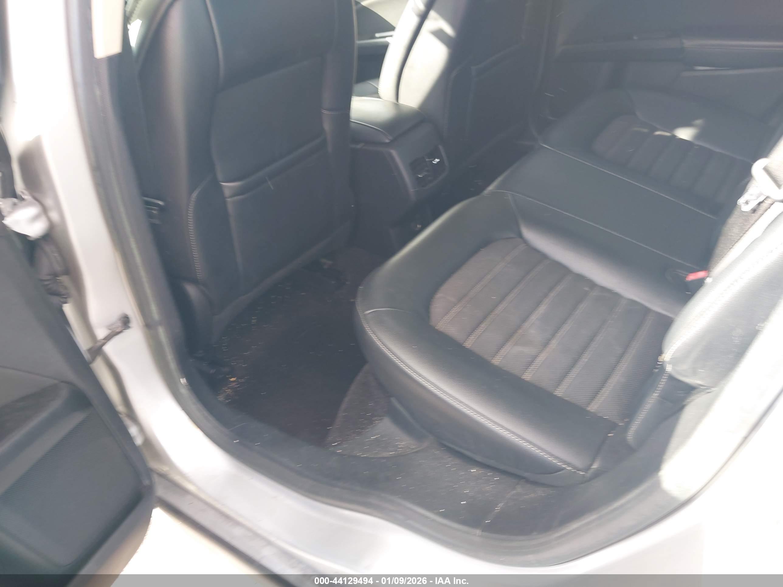 FORD FUSION image 8