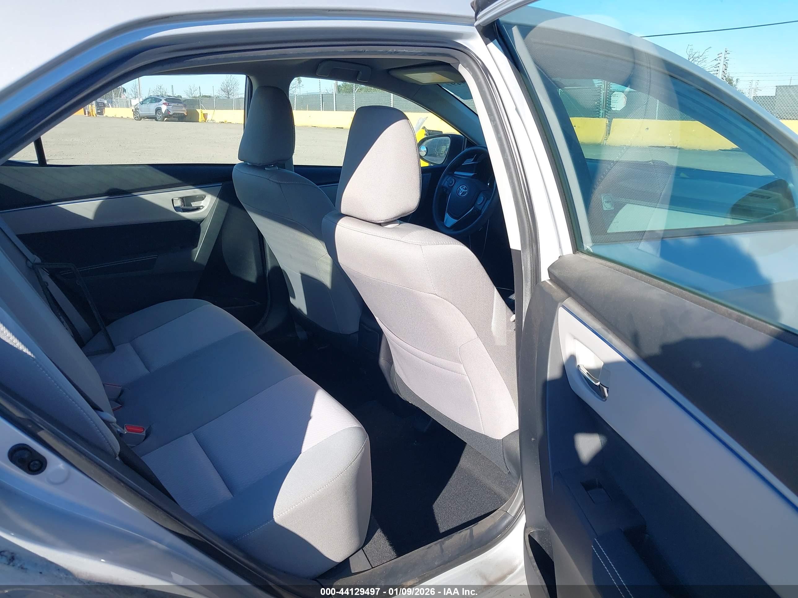 TOYOTA COROLLA image 8