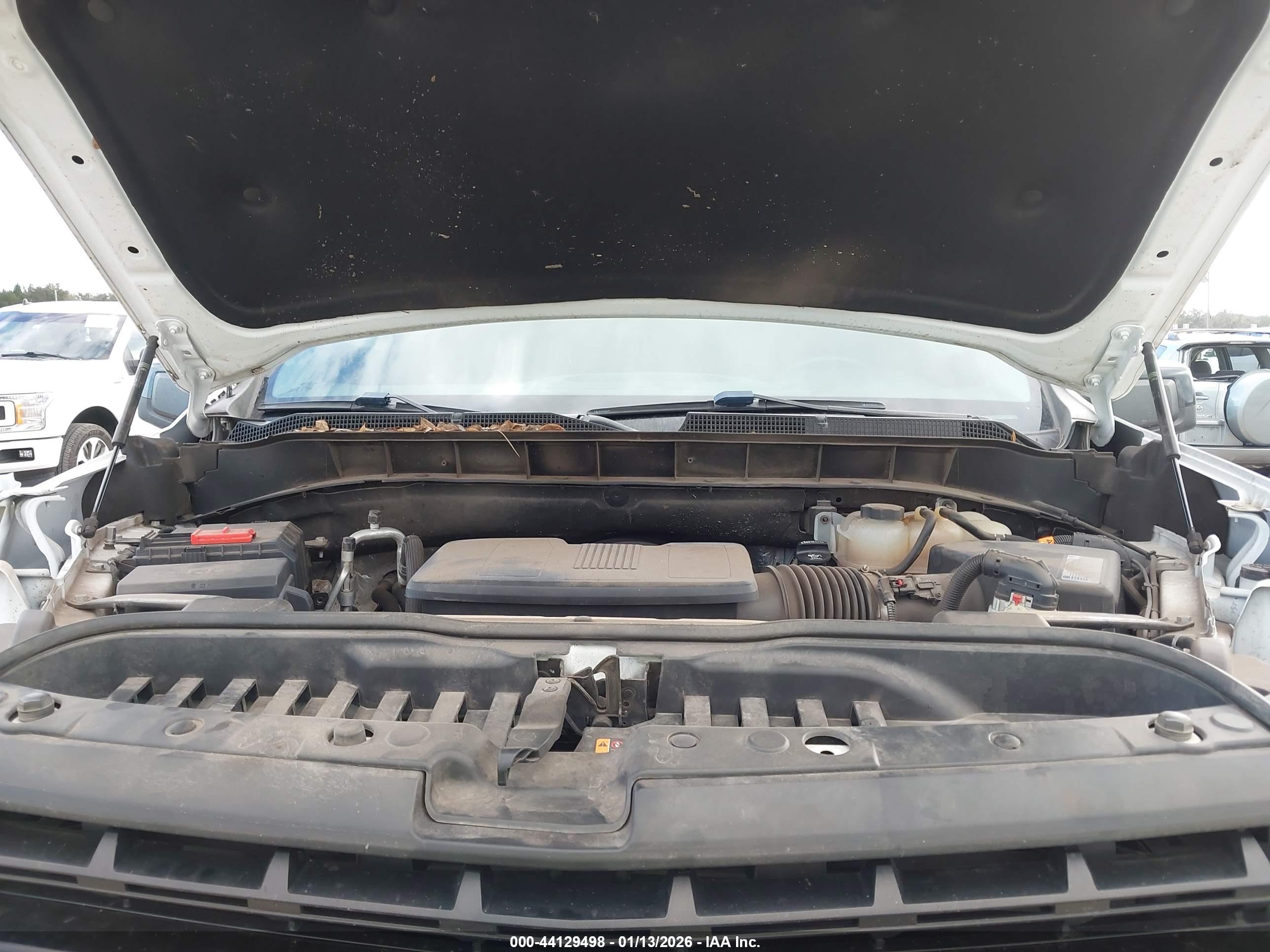 CHEVROLET SILVERADO image 10