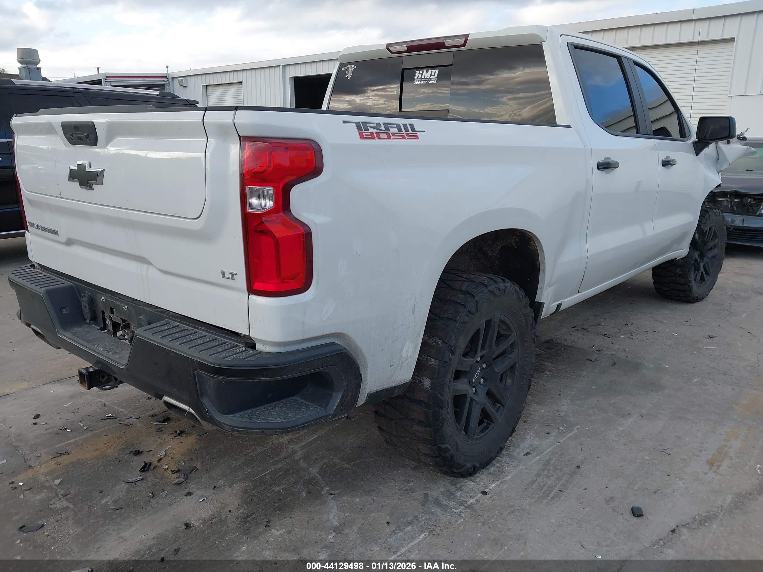 CHEVROLET SILVERADO image 4