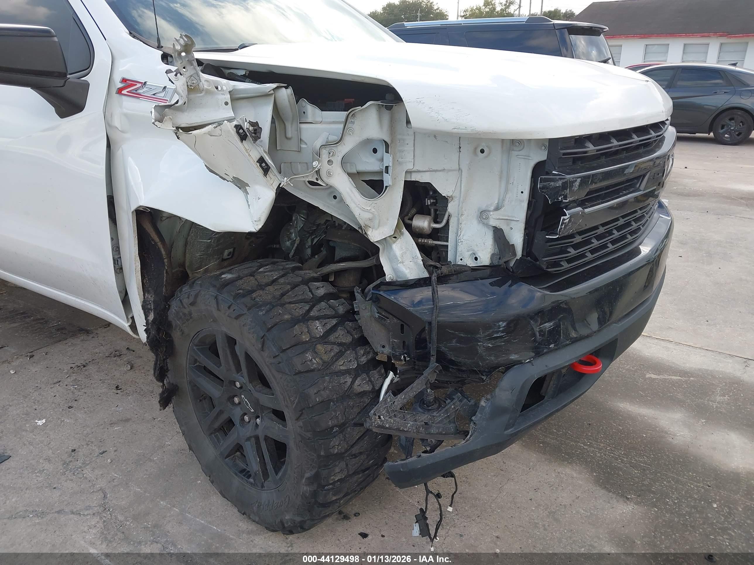 CHEVROLET SILVERADO image 6
