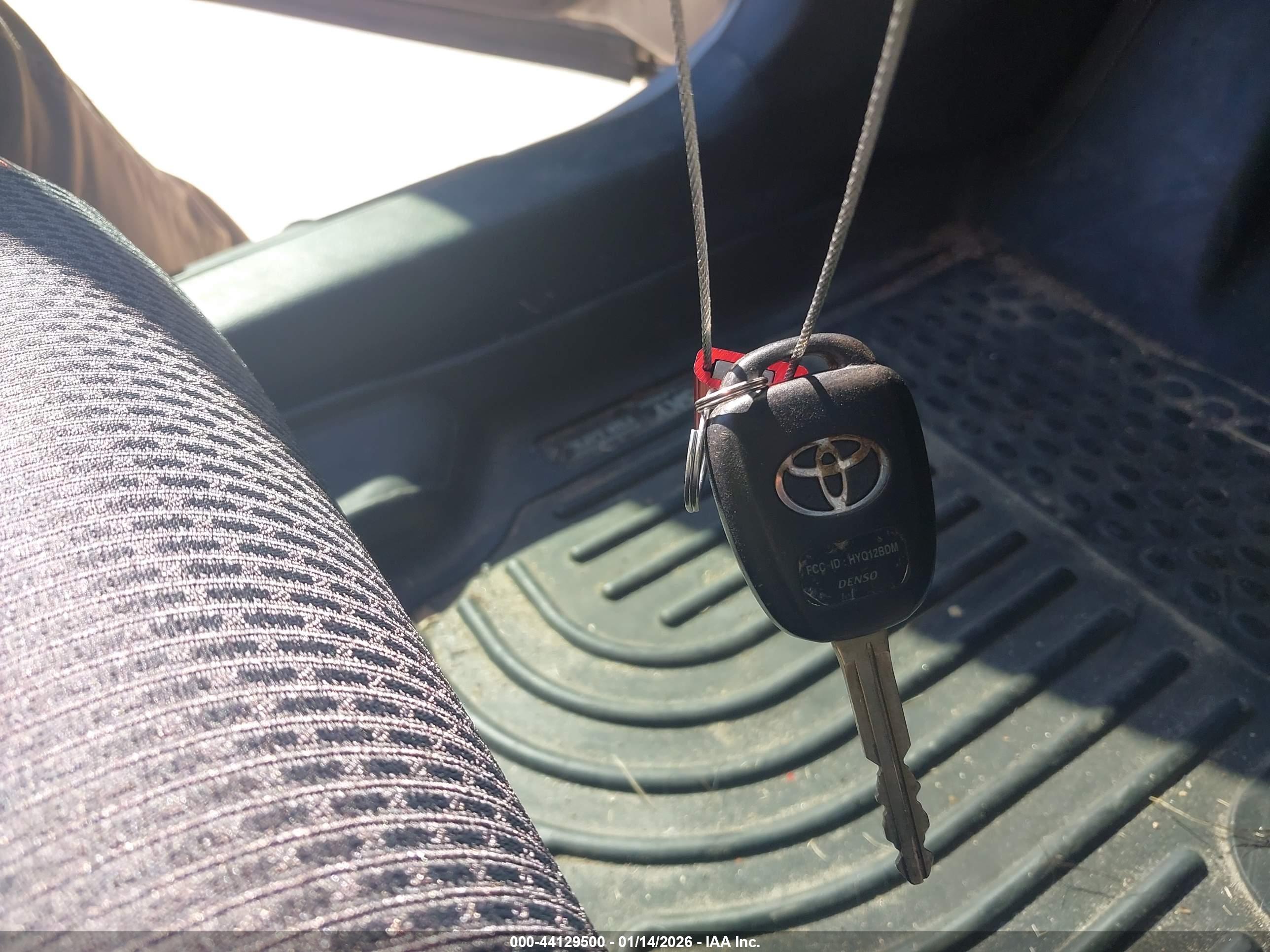 TOYOTA CAMRY image 11