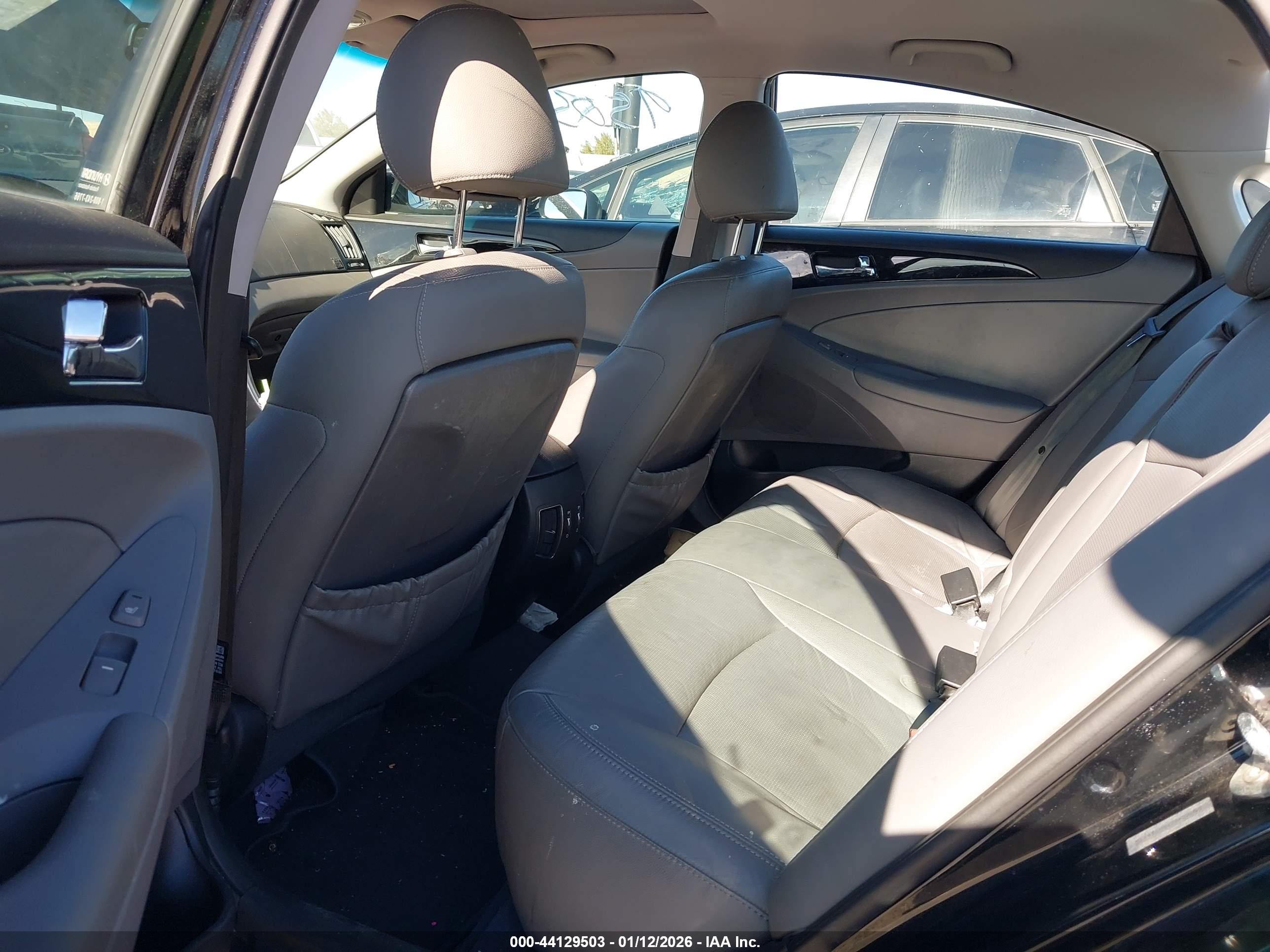 HYUNDAI SONATA image 8