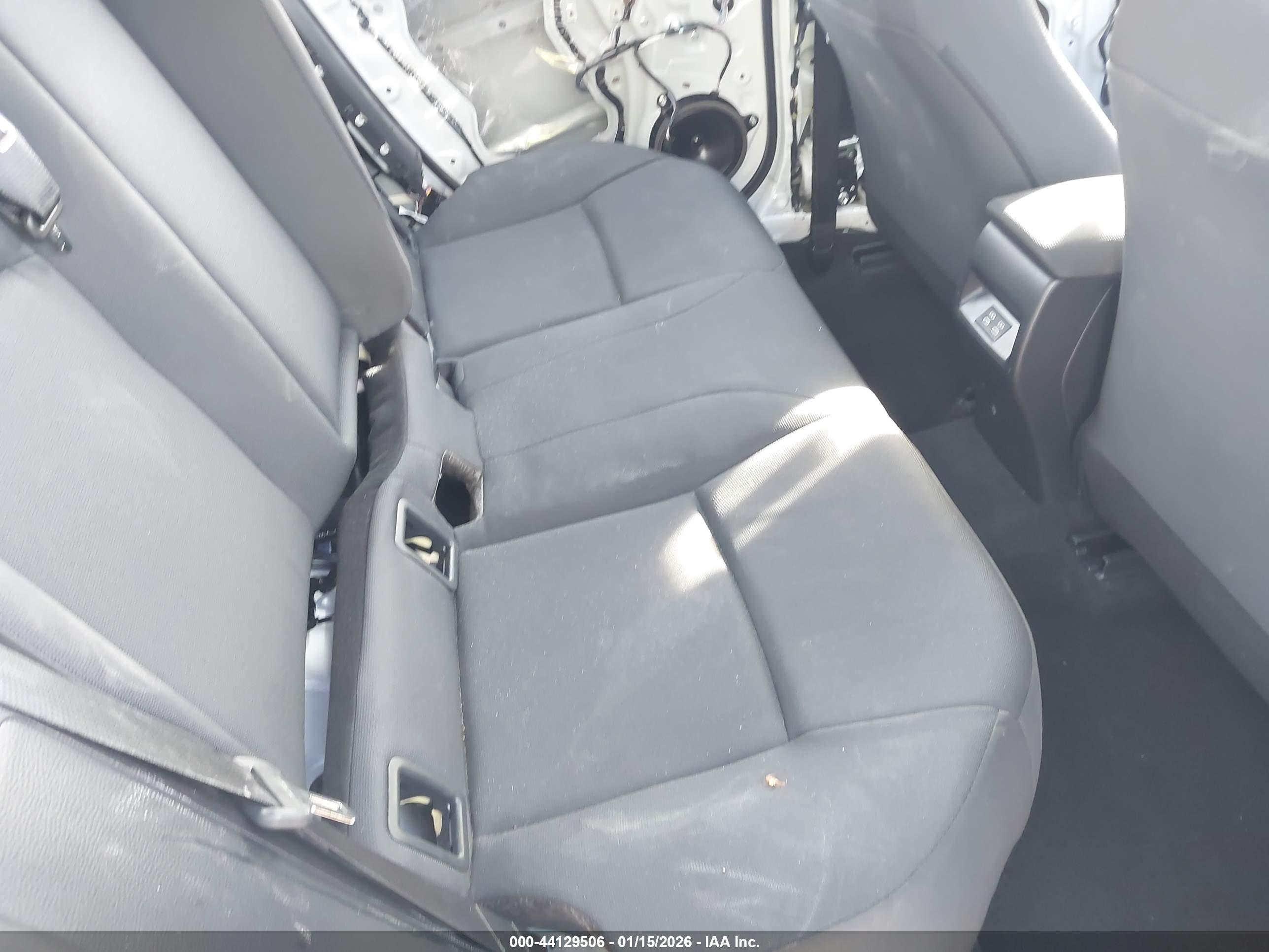 TOYOTA COROLLA image 8