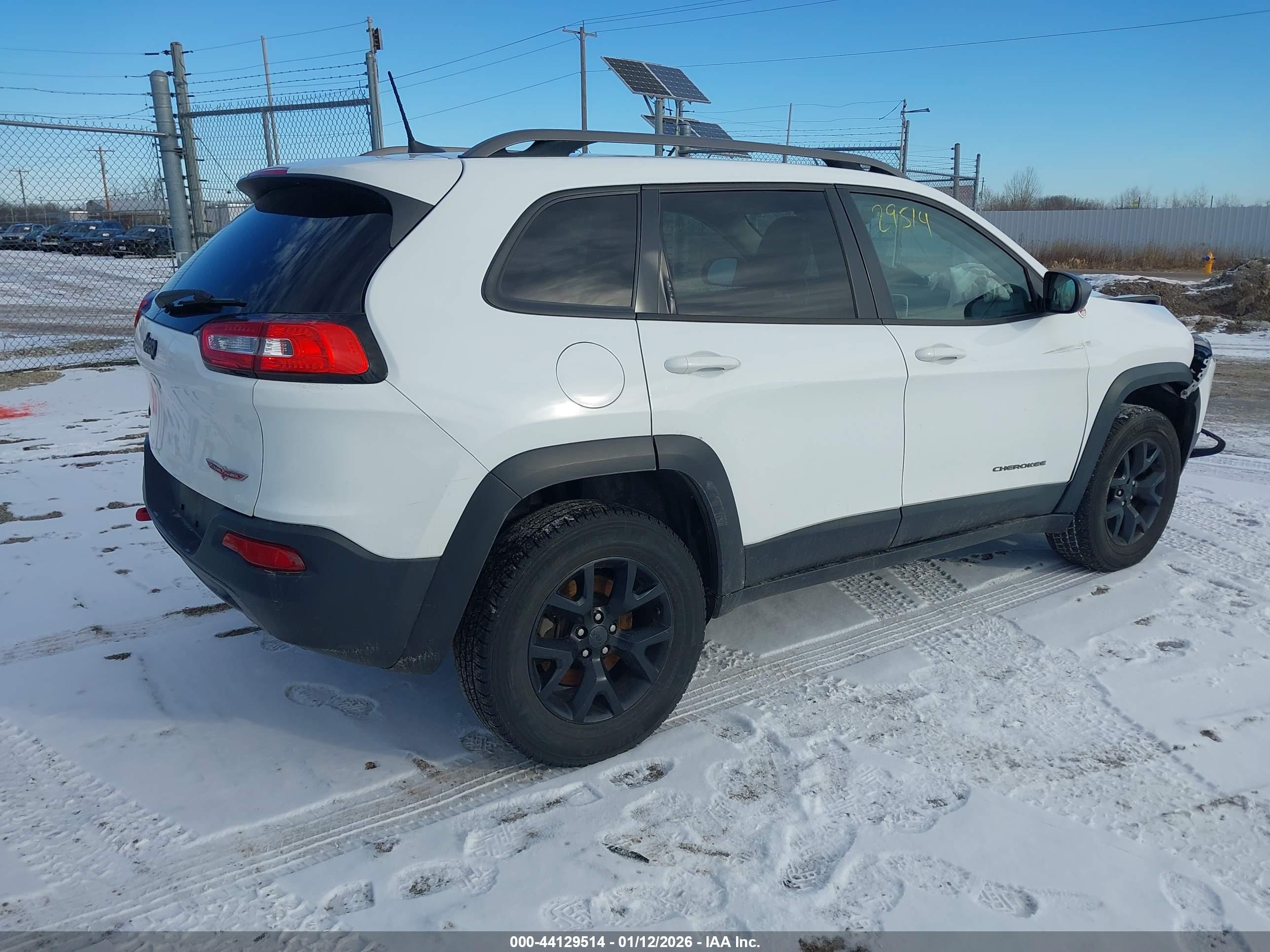 JEEP CHEROKEE image 4